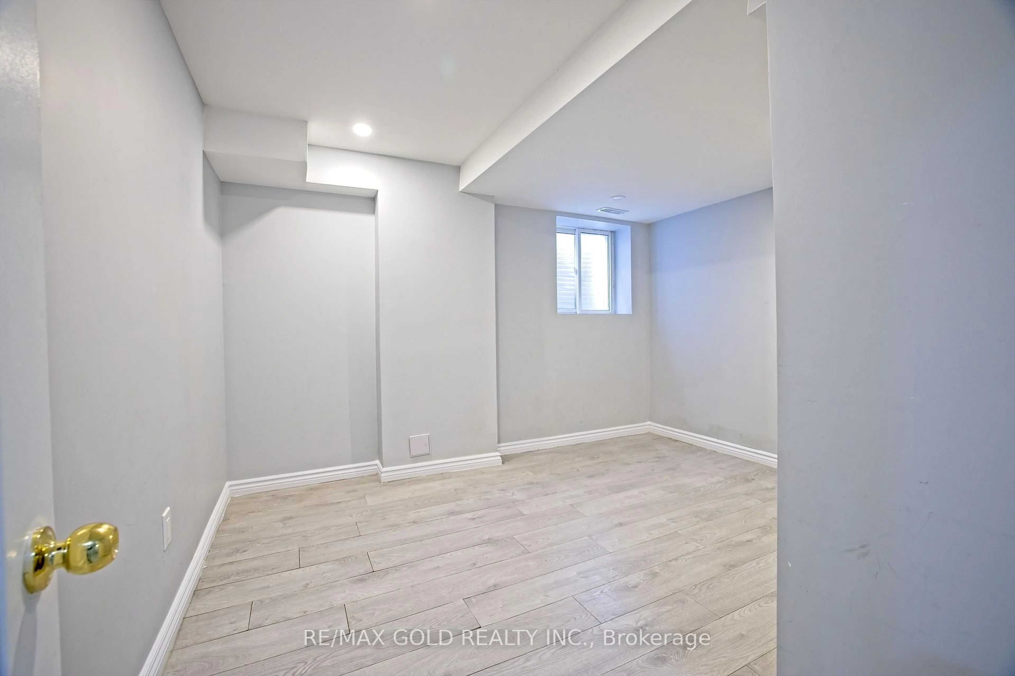 A pic of a room for 16 Cottontail Rd, Brampton Ontario L7A 3R3