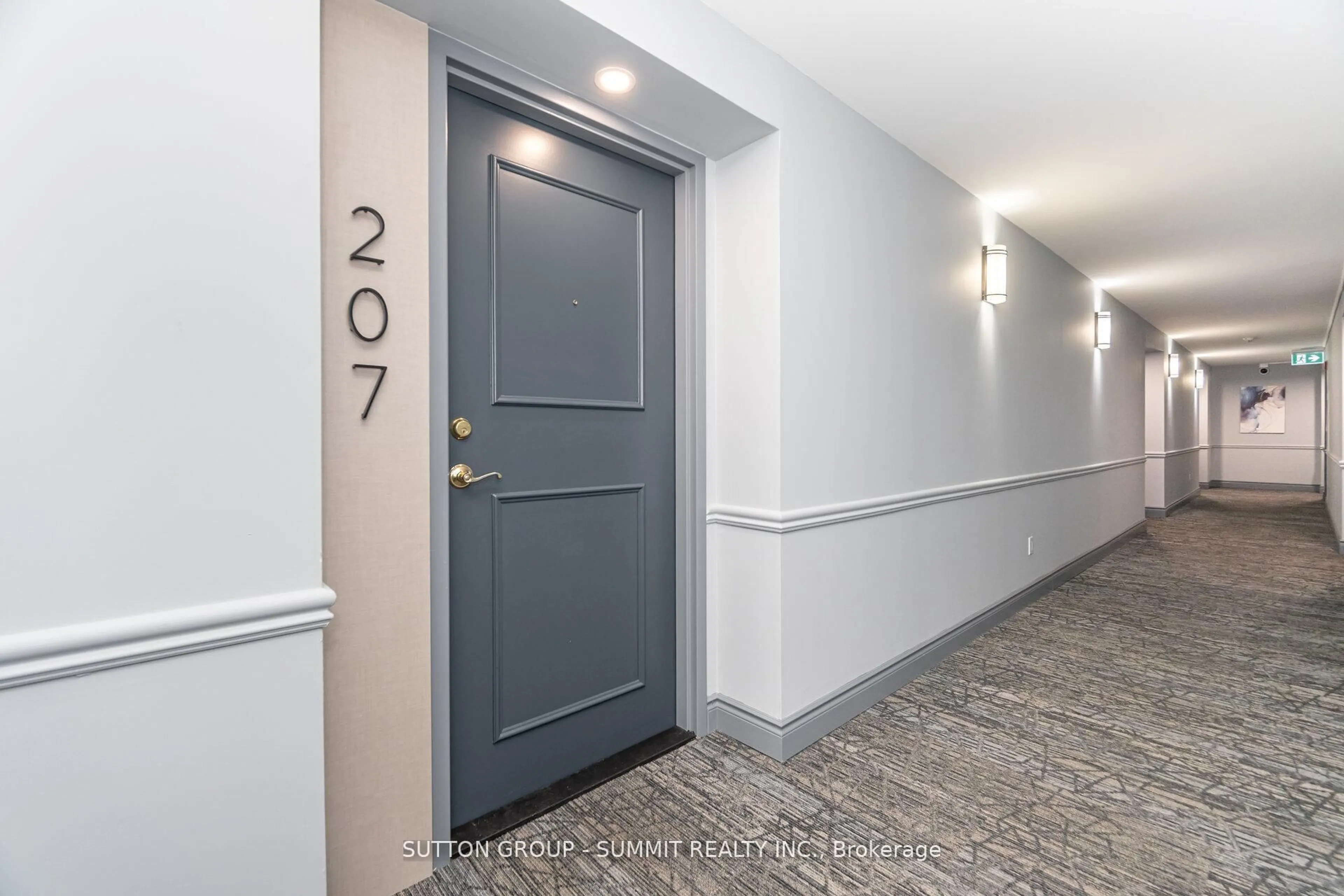 Indoor foyer for 2300 Parkhaven Blvd #207, Oakville Ontario L6H 6V9