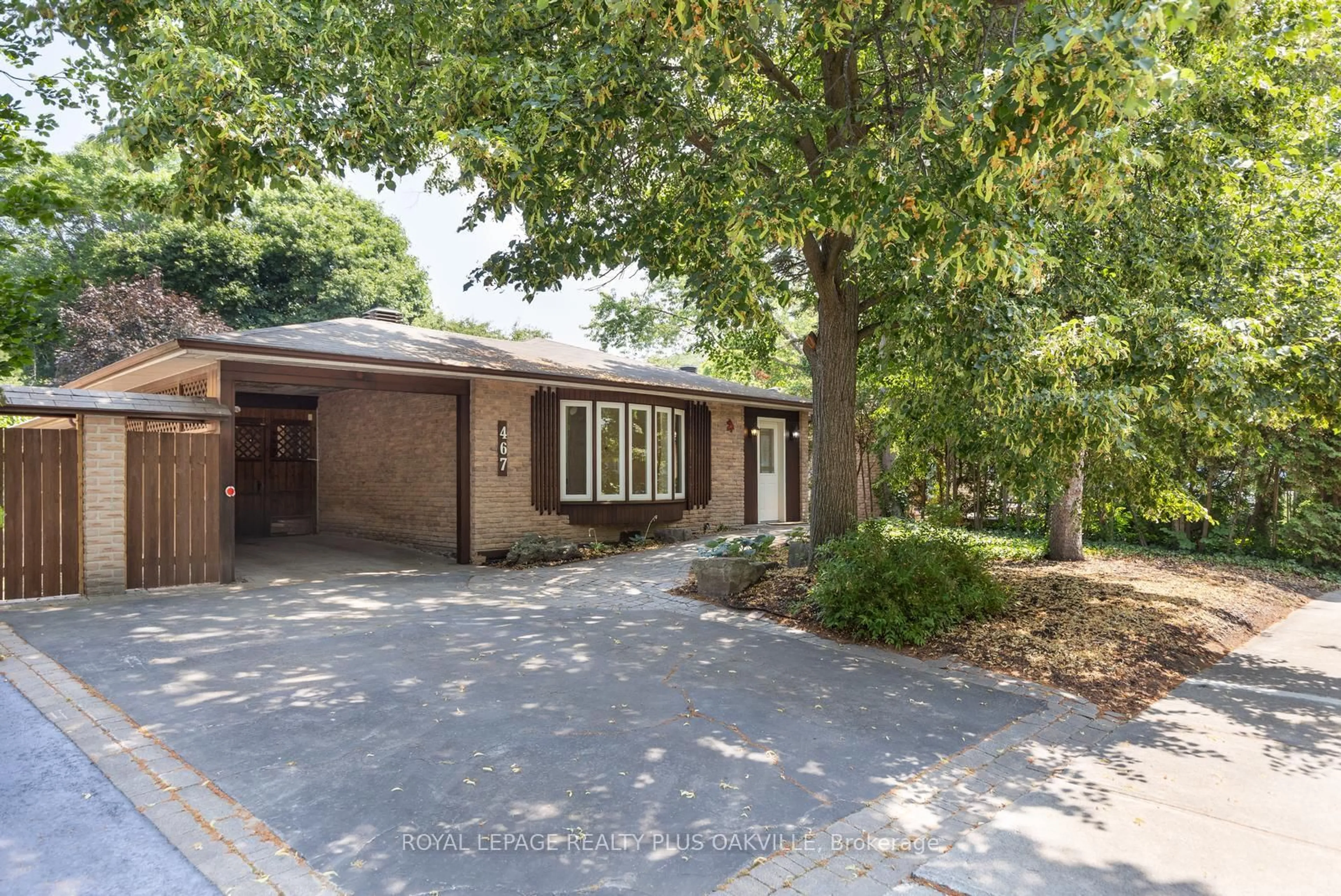 Home with brick exterior material, street for 467 Anthony Dr, Oakville Ontario L6J 2K6