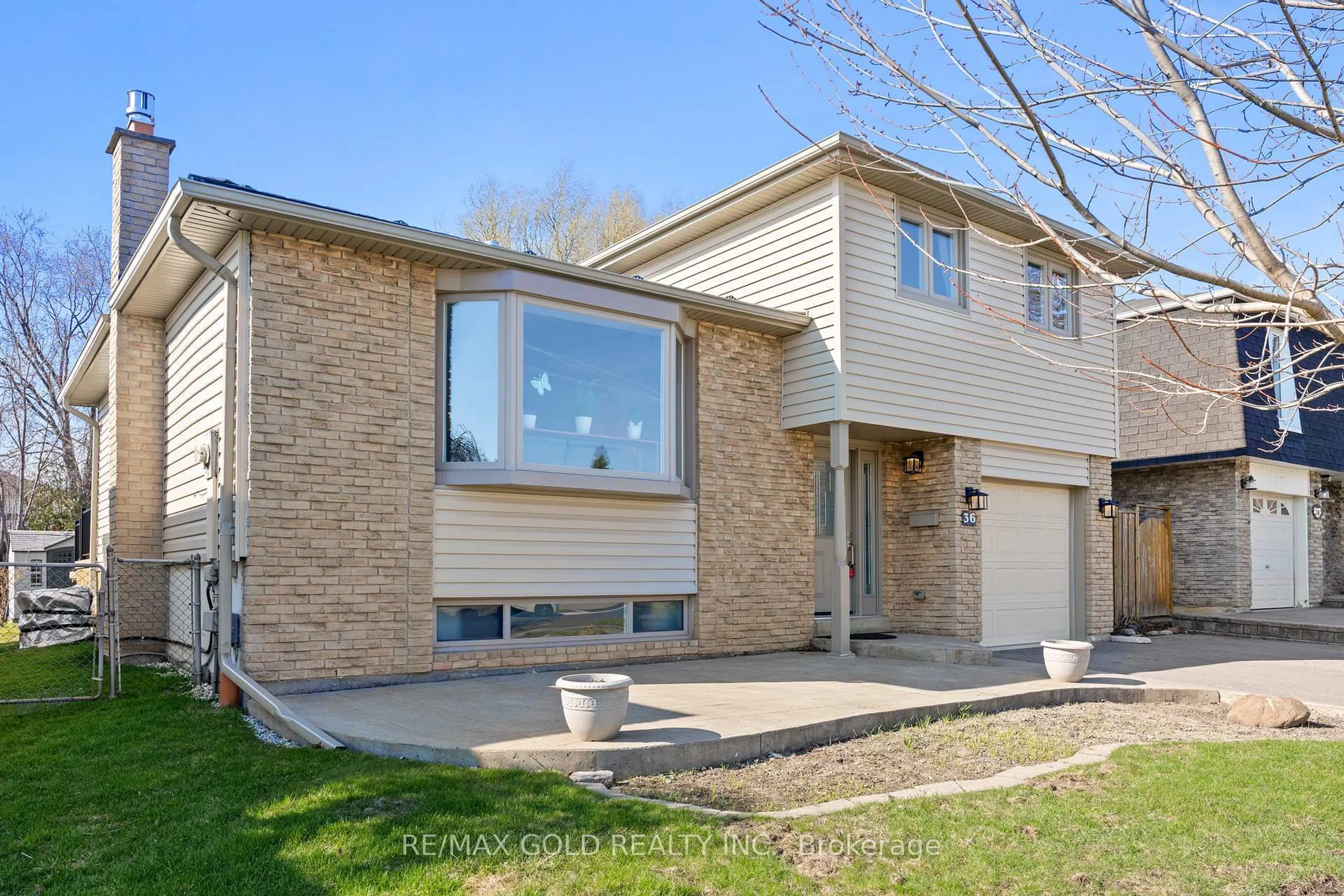 Home with brick exterior material, street for 36 Greenmount Rd, Brampton Ontario L6S 1L5