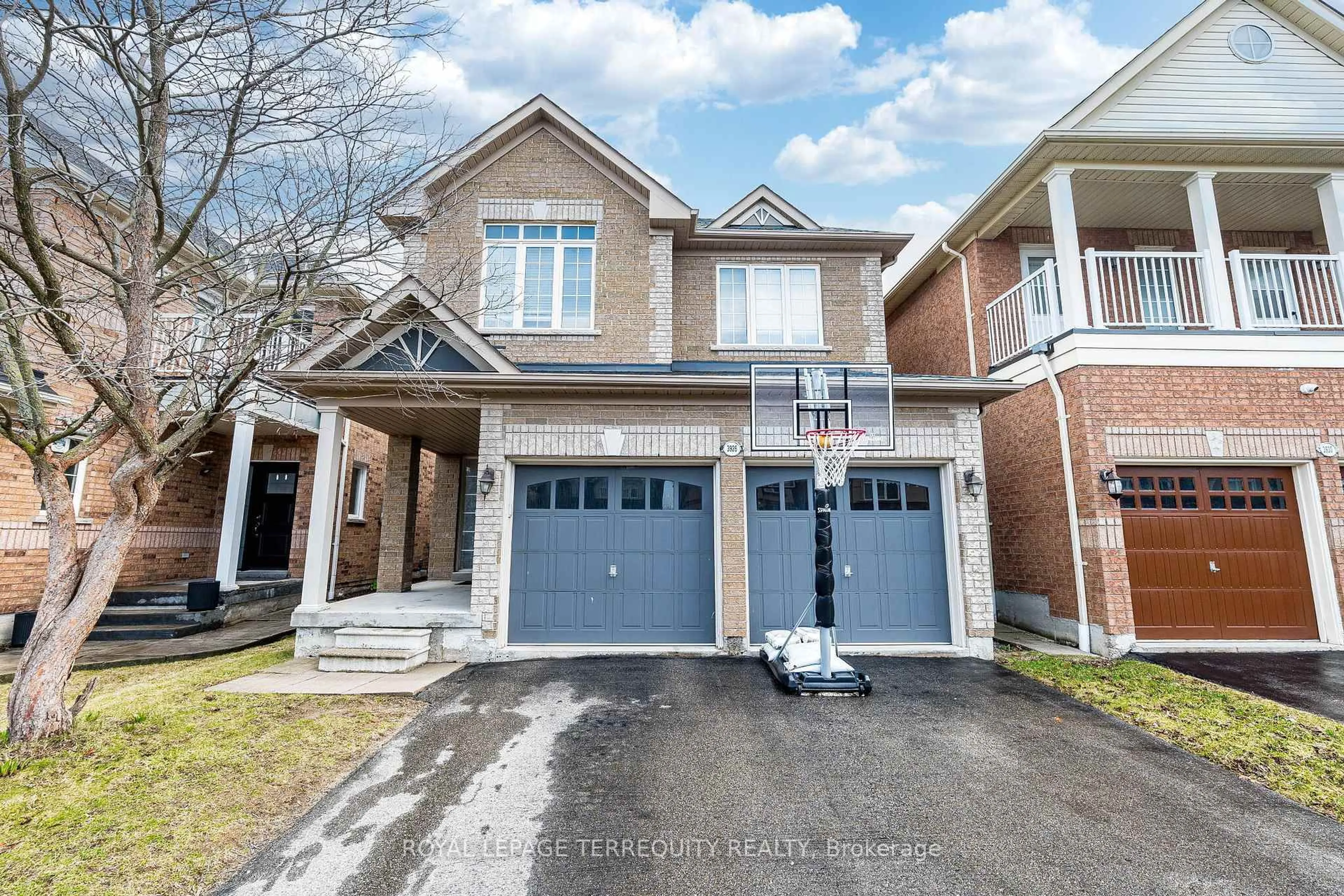 Home with brick exterior material, street for 3926 Candlelight Dr, Mississauga Ontario L5M 8B3