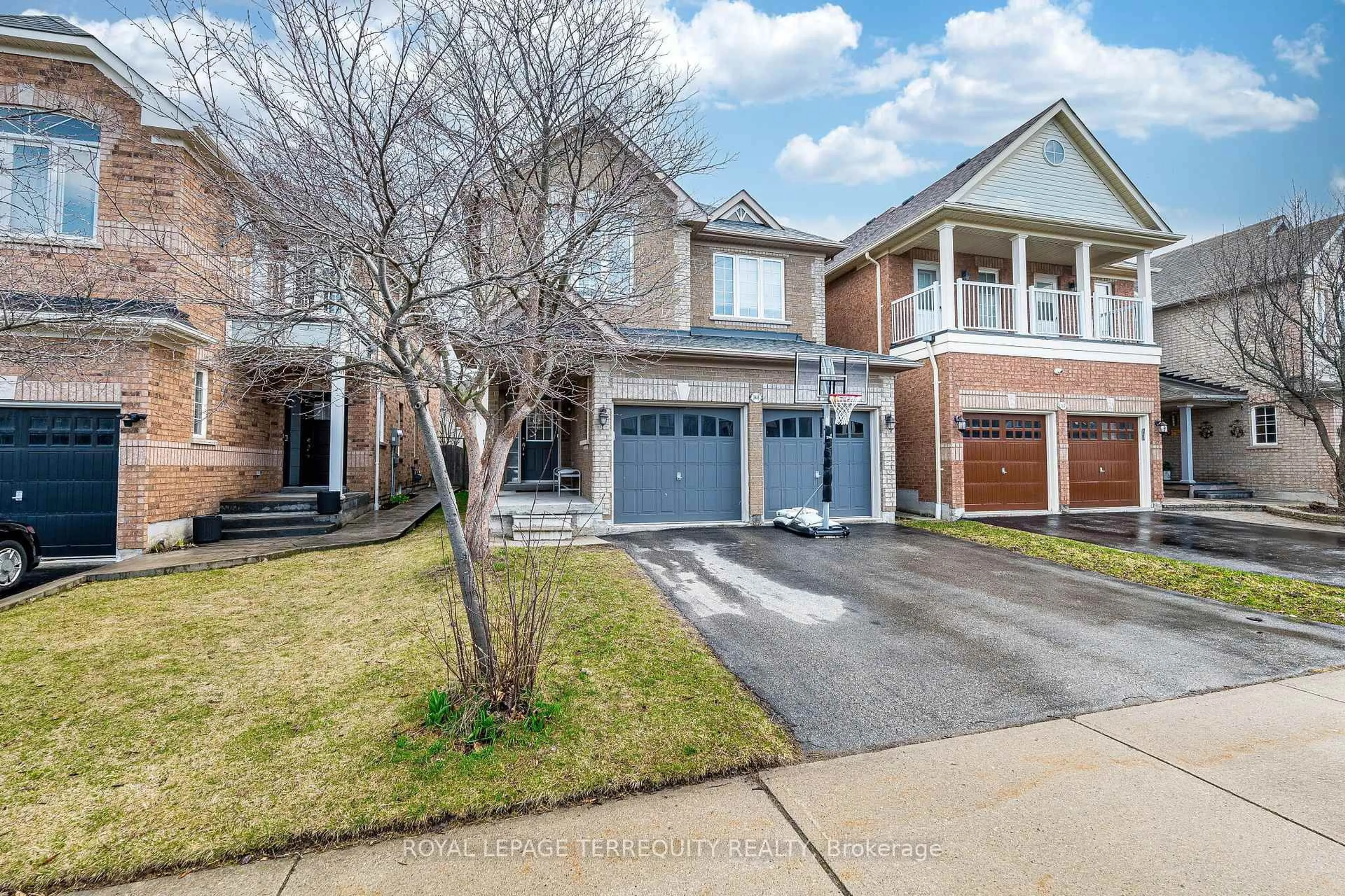 Home with brick exterior material, street for 3926 Candlelight Dr, Mississauga Ontario L5M 8B3