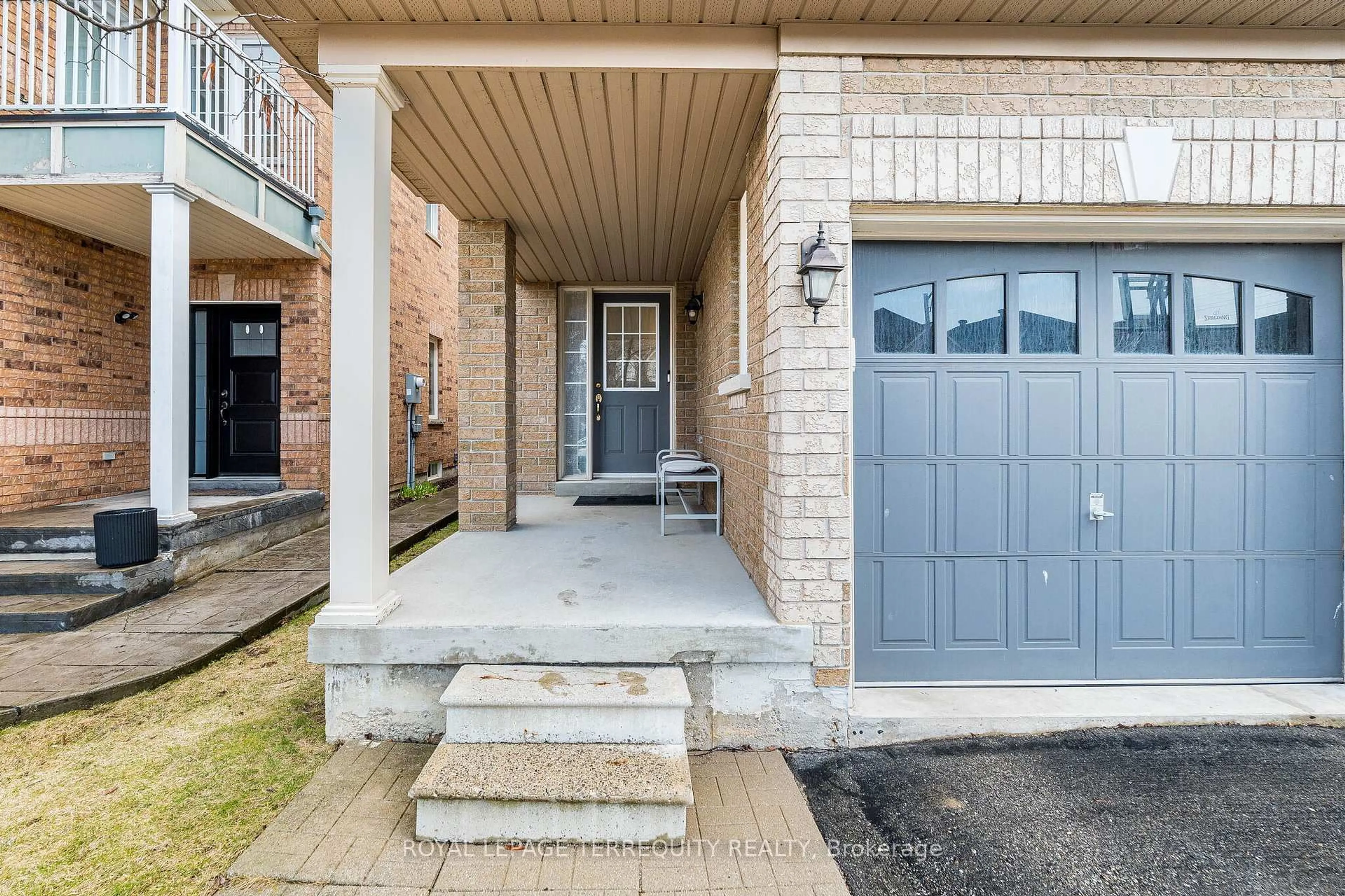 Home with brick exterior material, street for 3926 Candlelight Dr, Mississauga Ontario L5M 8B3