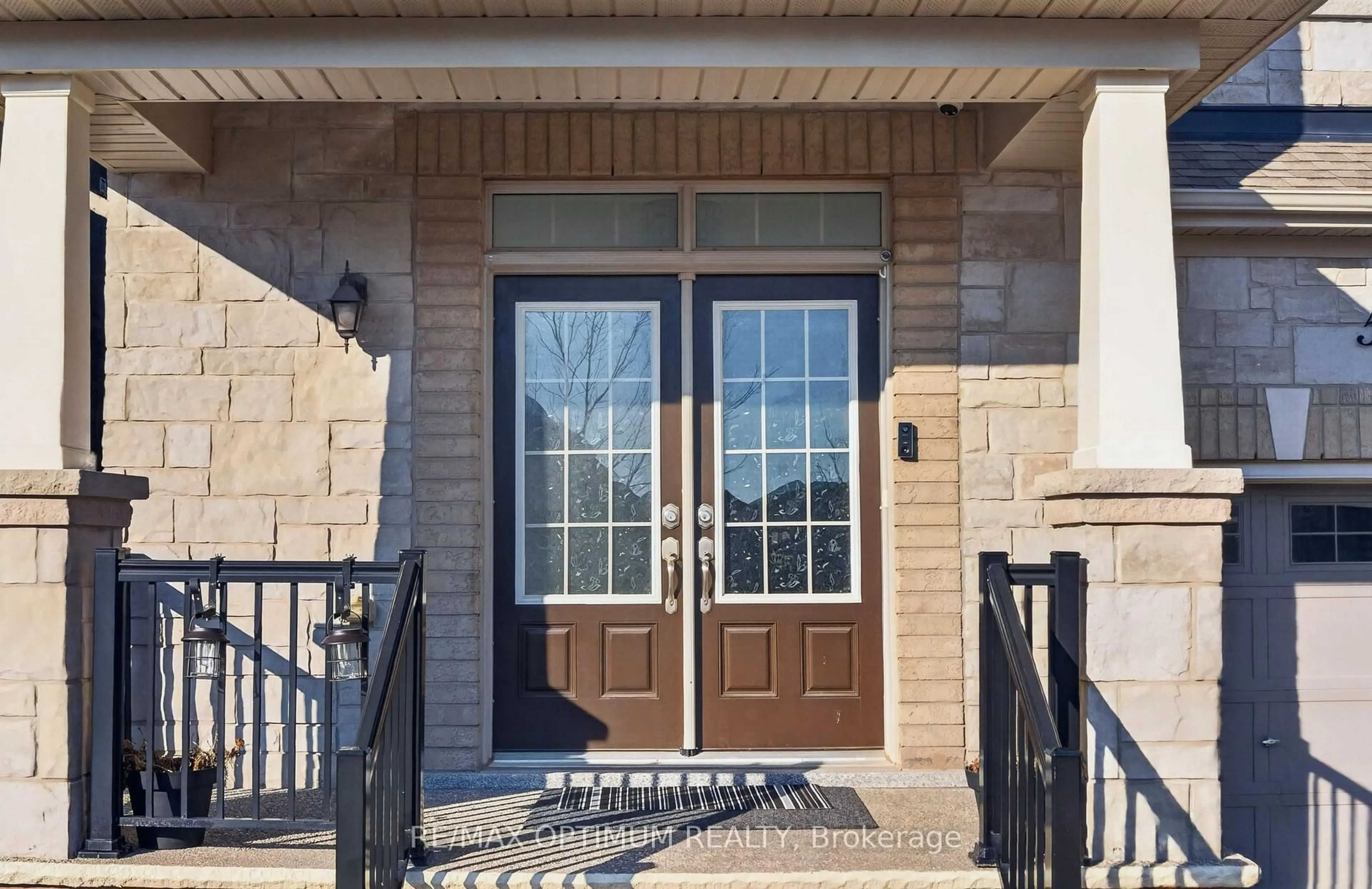 Indoor entryway for 5 Blue Silo Way, Brampton Ontario L6X 5P5