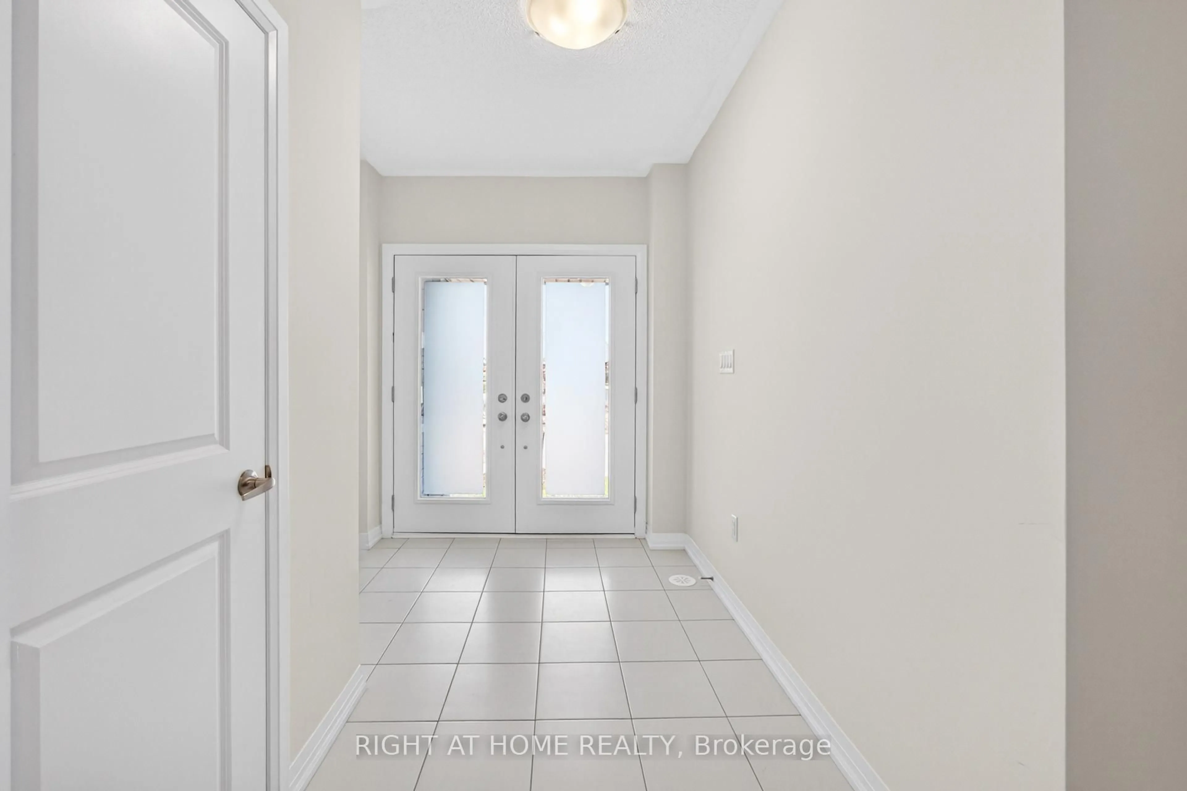 Indoor entryway for 24 Monreau Dr, Brampton Ontario L7A 5M1