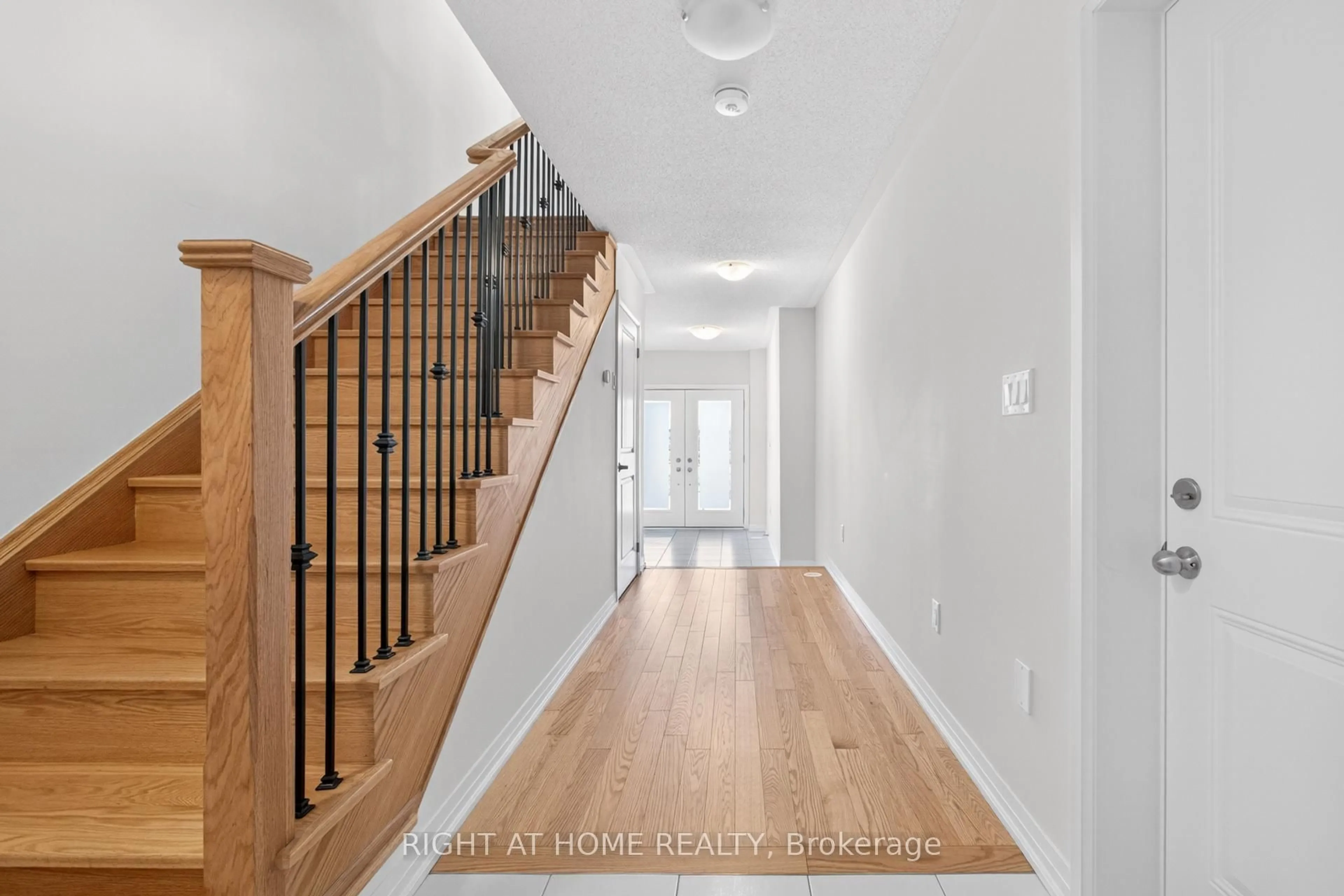 Indoor entryway for 24 Monreau Dr, Brampton Ontario L7A 5M1