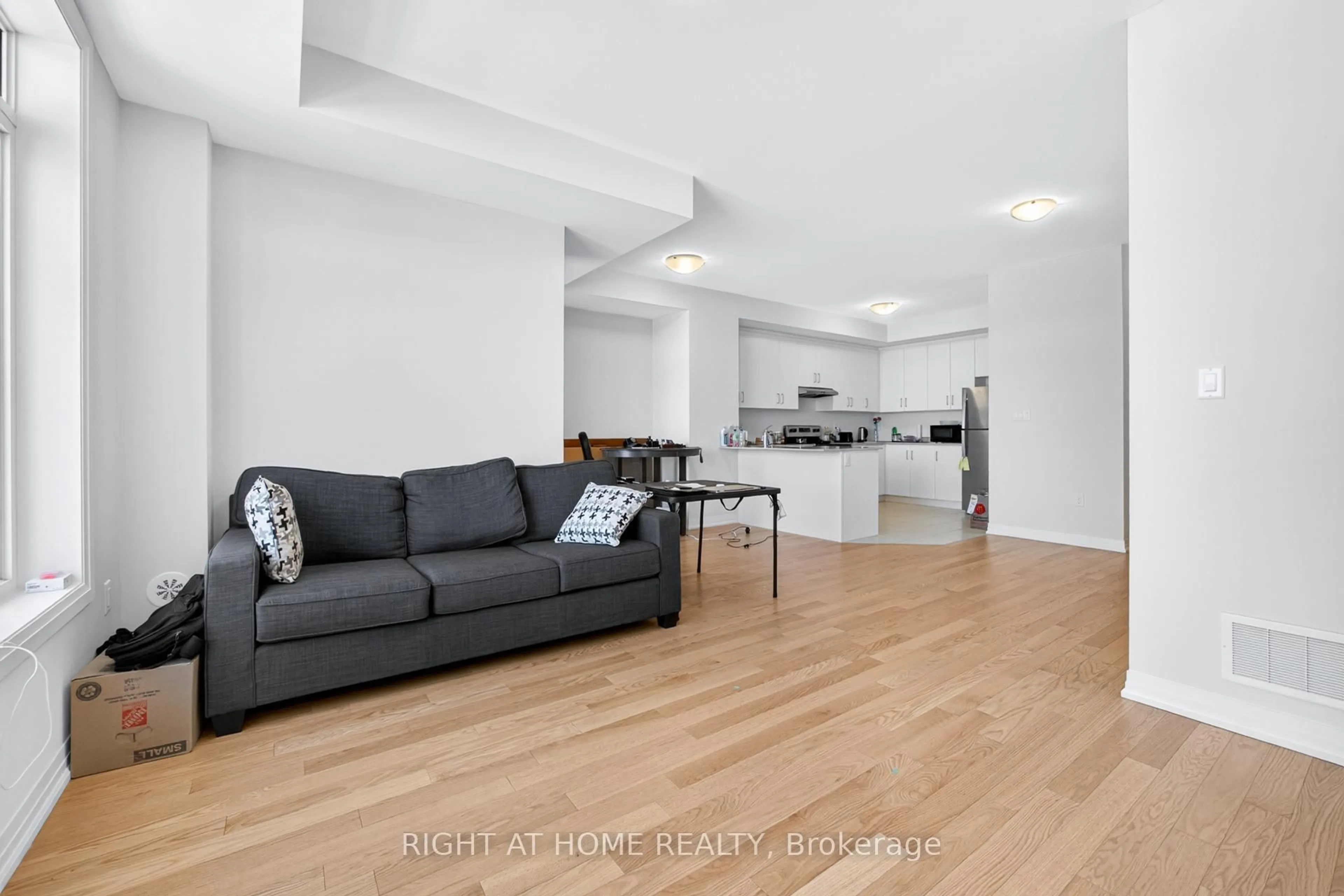 Living room with furniture, unknown for 24 Monreau Dr, Brampton Ontario L7A 5M1