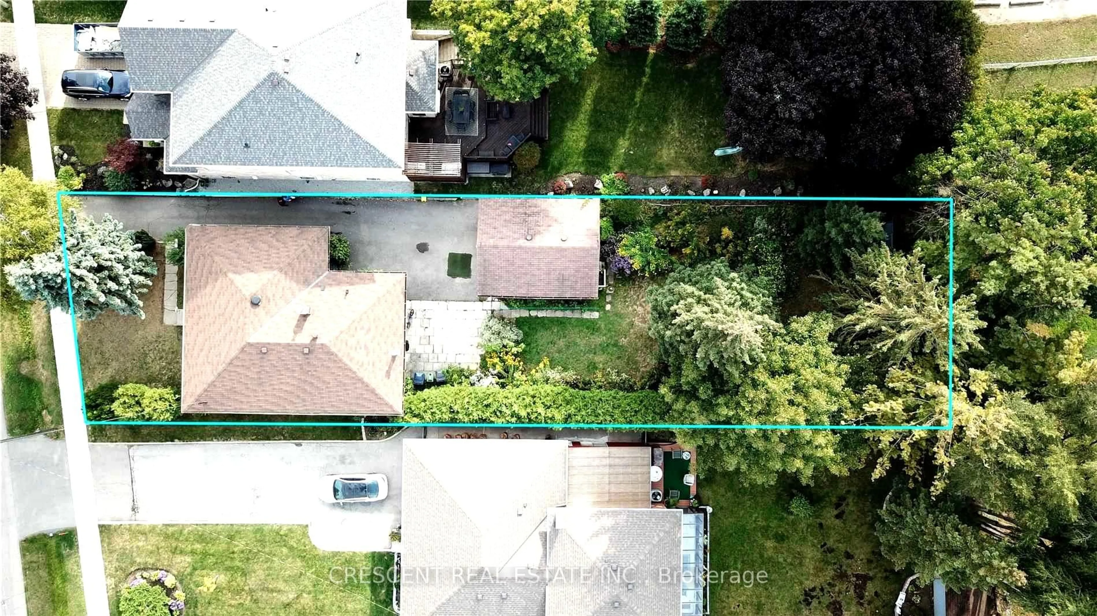 A pic from outside/outdoor area/front of a property/back of a property/a pic from drone, street for 18 Laver Rd, Toronto Ontario M9C 3K5