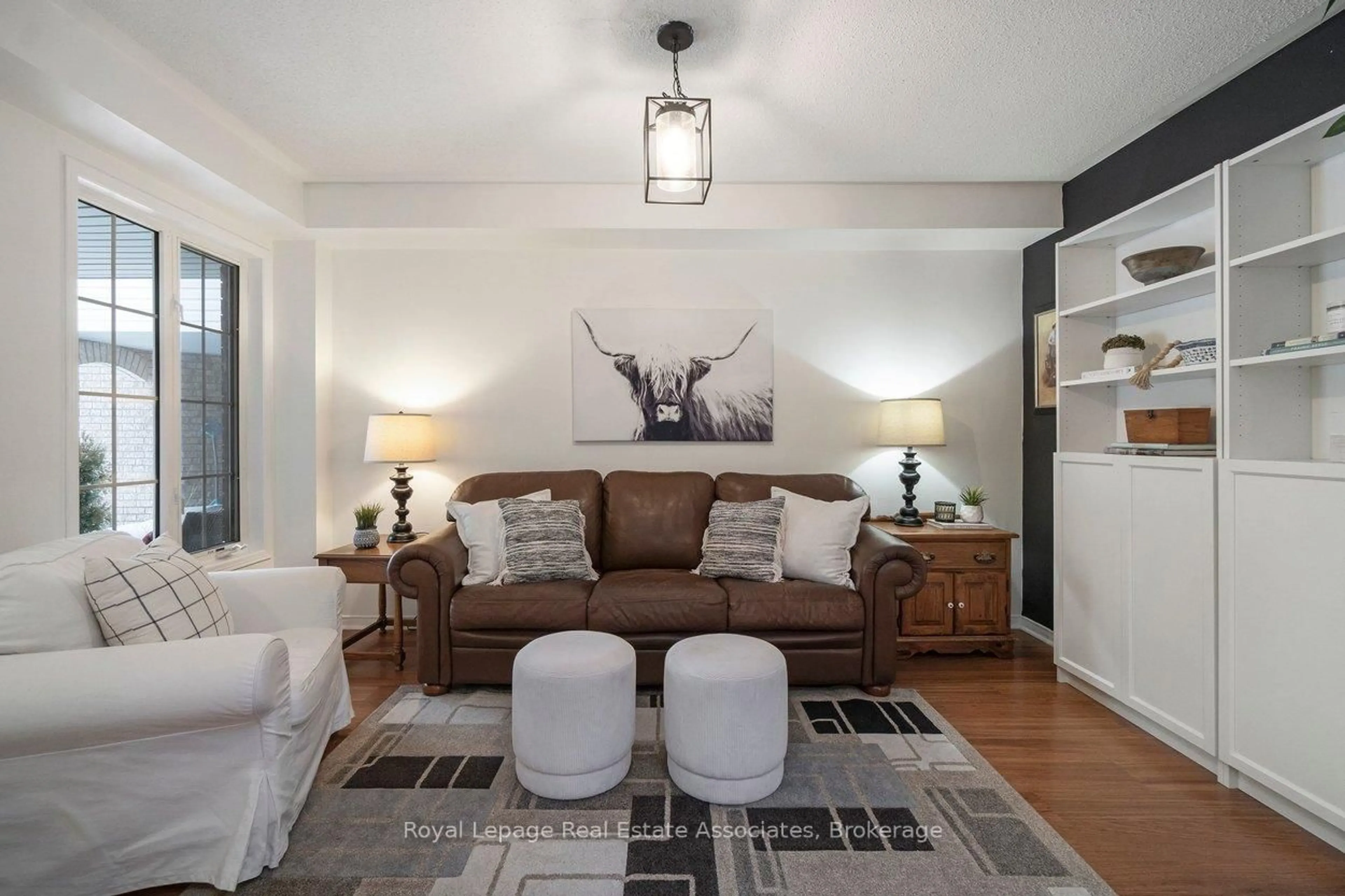 Living room with furniture, unknown for 42 Harriet St, Halton Hills Ontario L7G 5W7