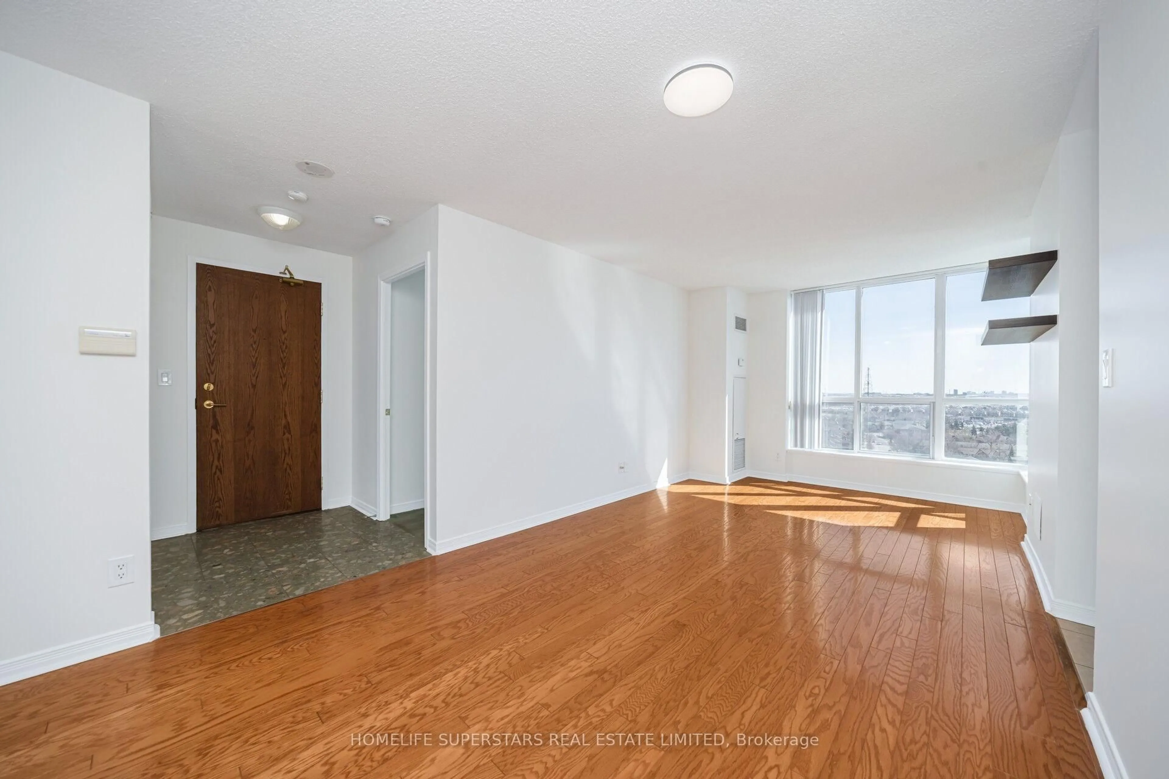 A pic of a room for 4879 Kimbermoun 1509 Ave, Mississauga Ontario L5M 7R8