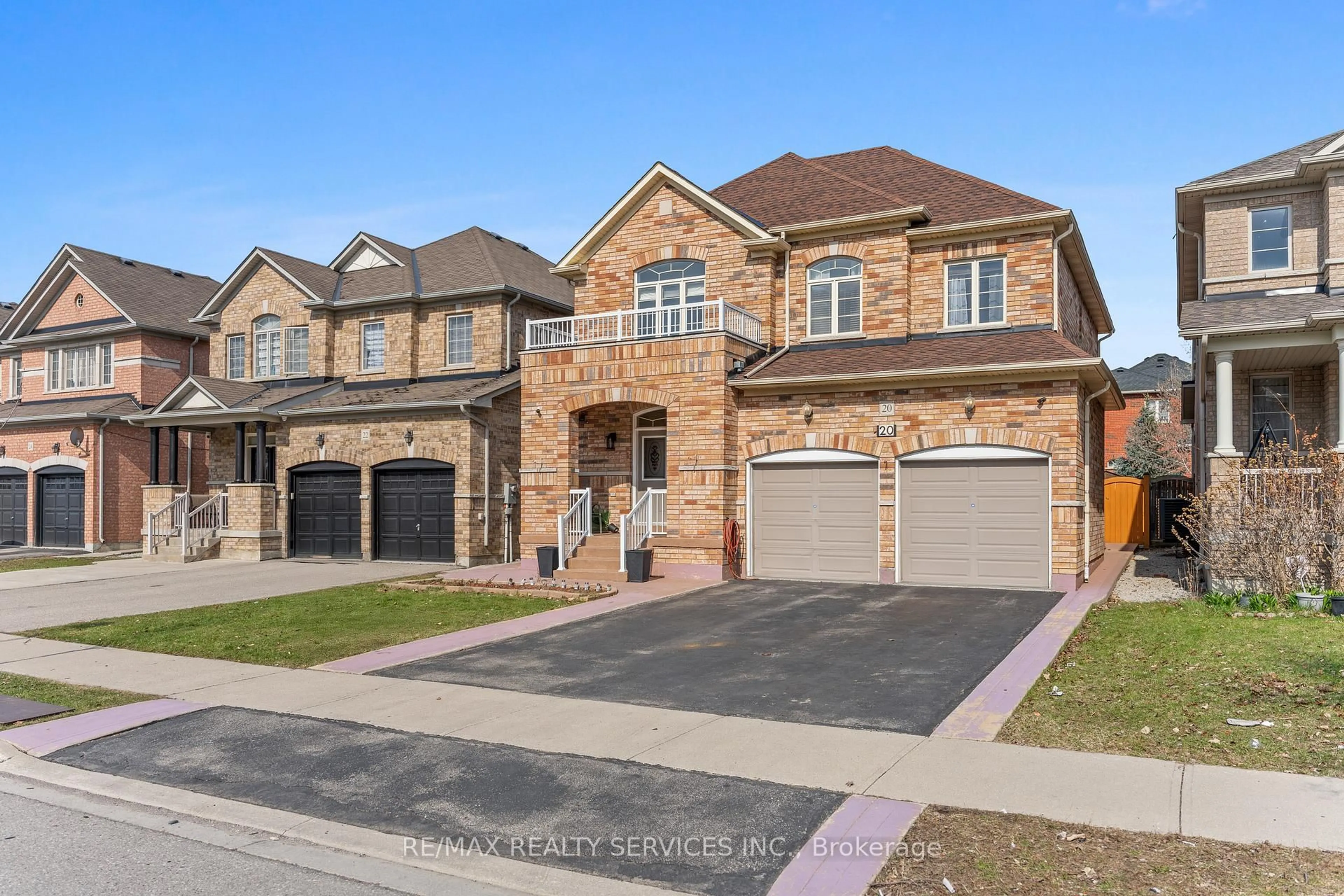 Home with brick exterior material, street for 20 Strathdale Rd, Brampton Ontario L6P 2Y1