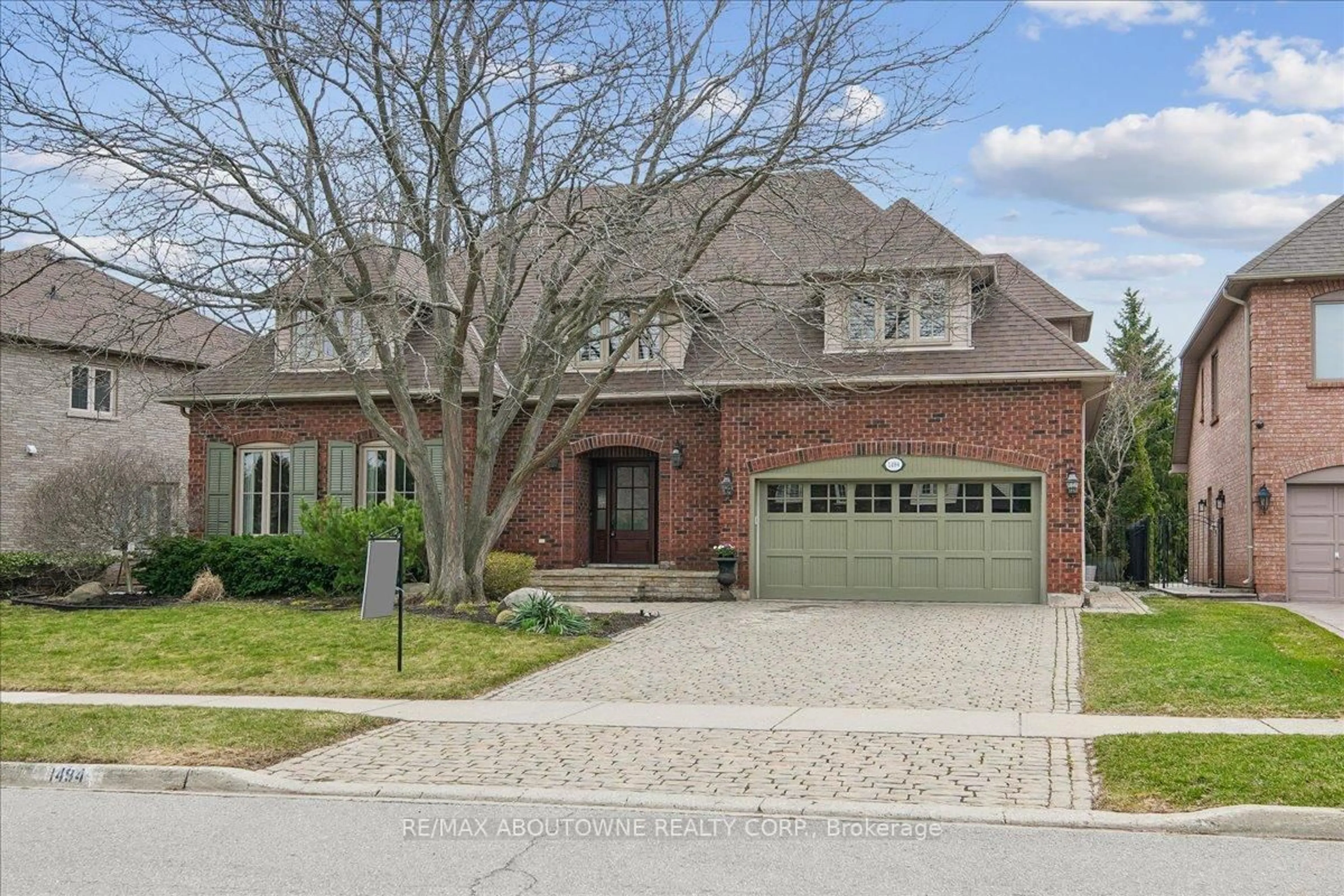 Home with brick exterior material, street for 1494 The Links Dr, Oakville Ontario L6M 2P2