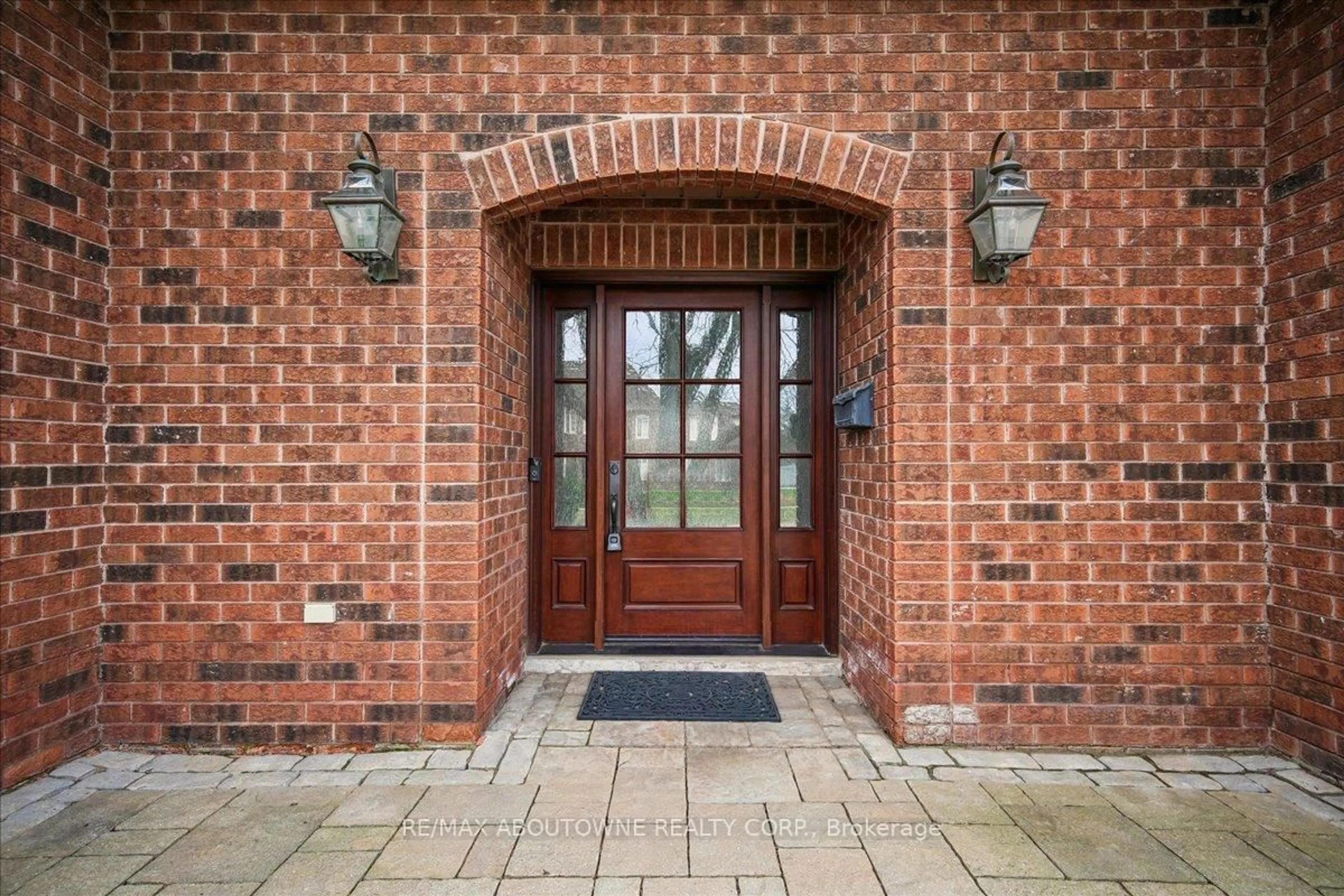 Unknown for 1494 The Links Dr, Oakville Ontario L6M 2P2