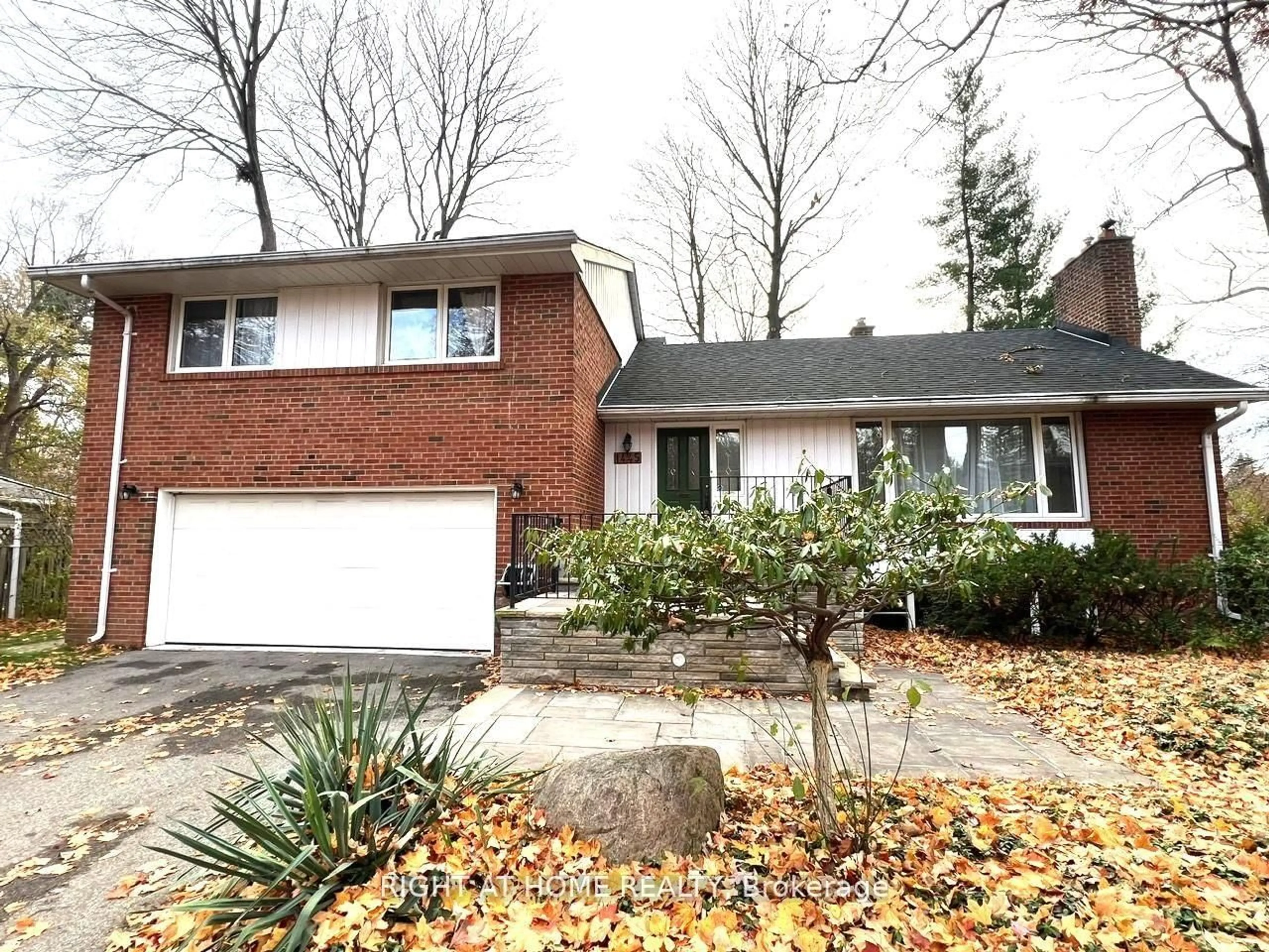 Home with brick exterior material, street for 1445 Ryan Pl, Mississauga Ontario L5C 1J7