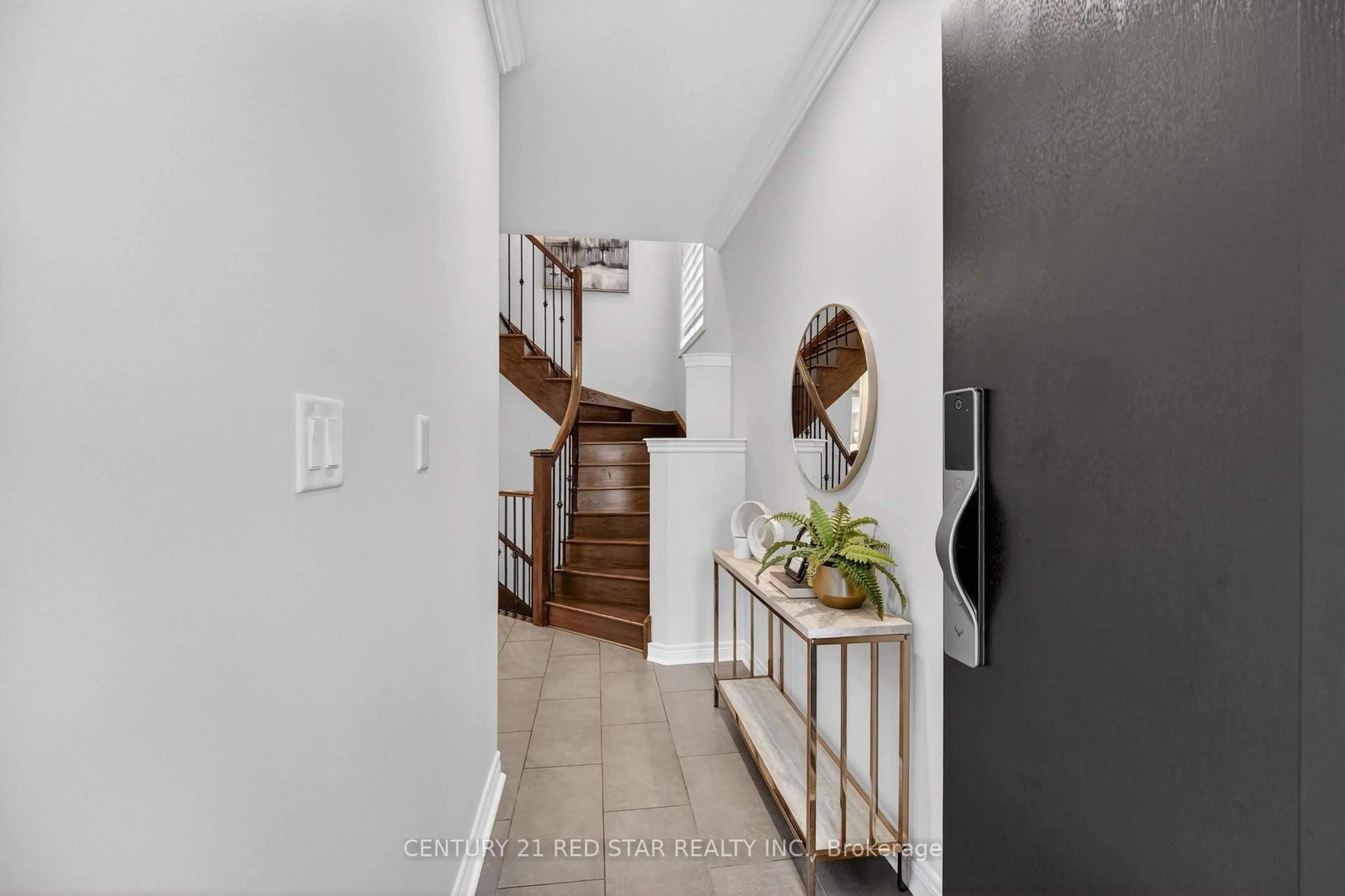 Indoor entryway for 2416 Village Common, Oakville Ontario L6M 0S2