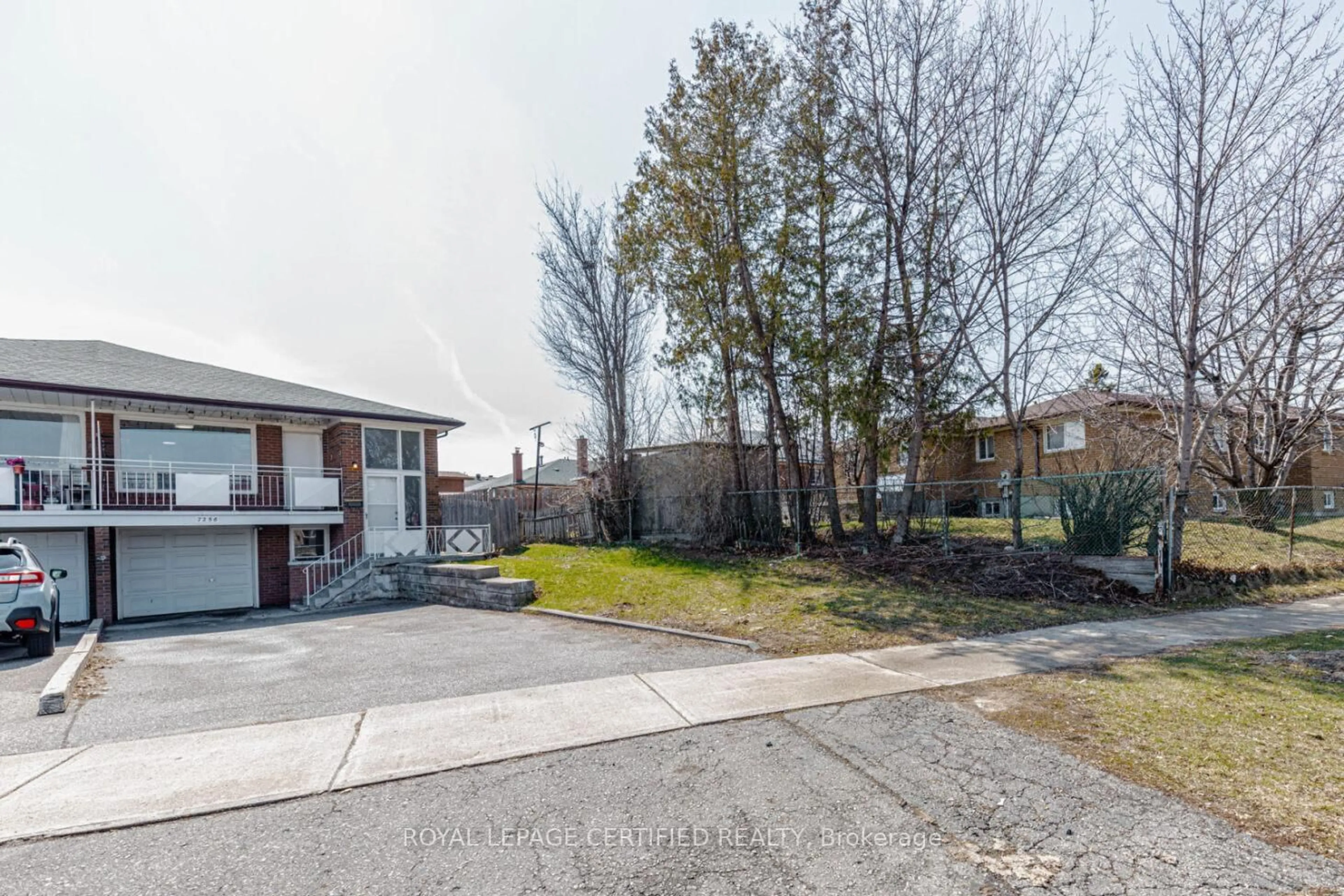Unknown for 7256 Lancaster Ave, Mississauga Ontario L4T 2L6