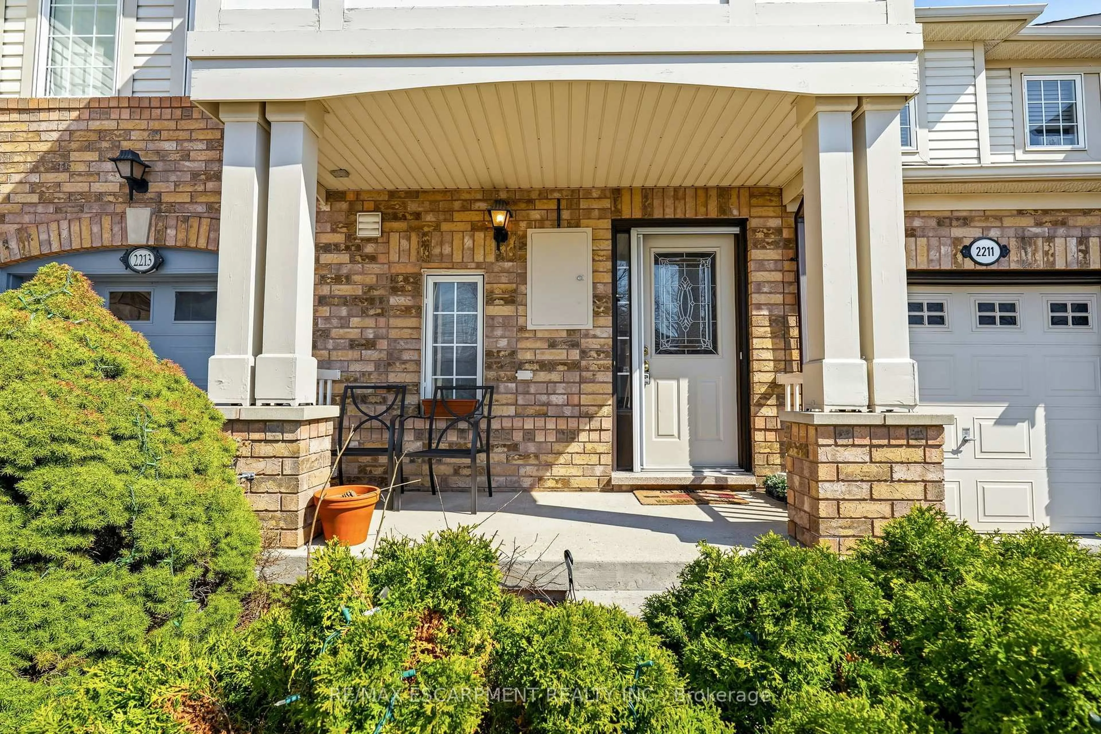 Unknown for 2211 AMBERGLEN Crt, Oakville Ontario L6M 4W8