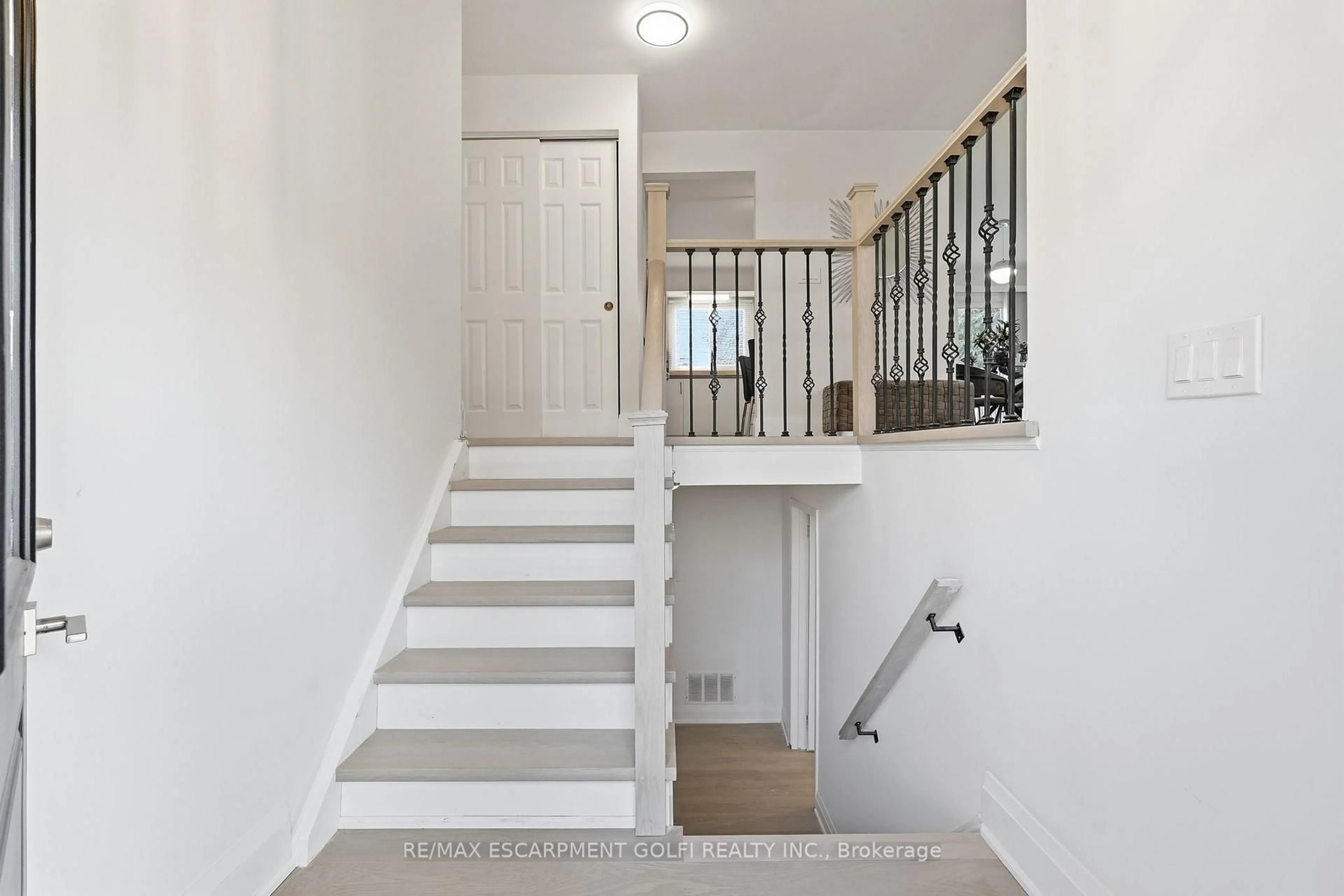 Unknown for 4140 Celia Crt, Burlington Ontario L7L 5L9