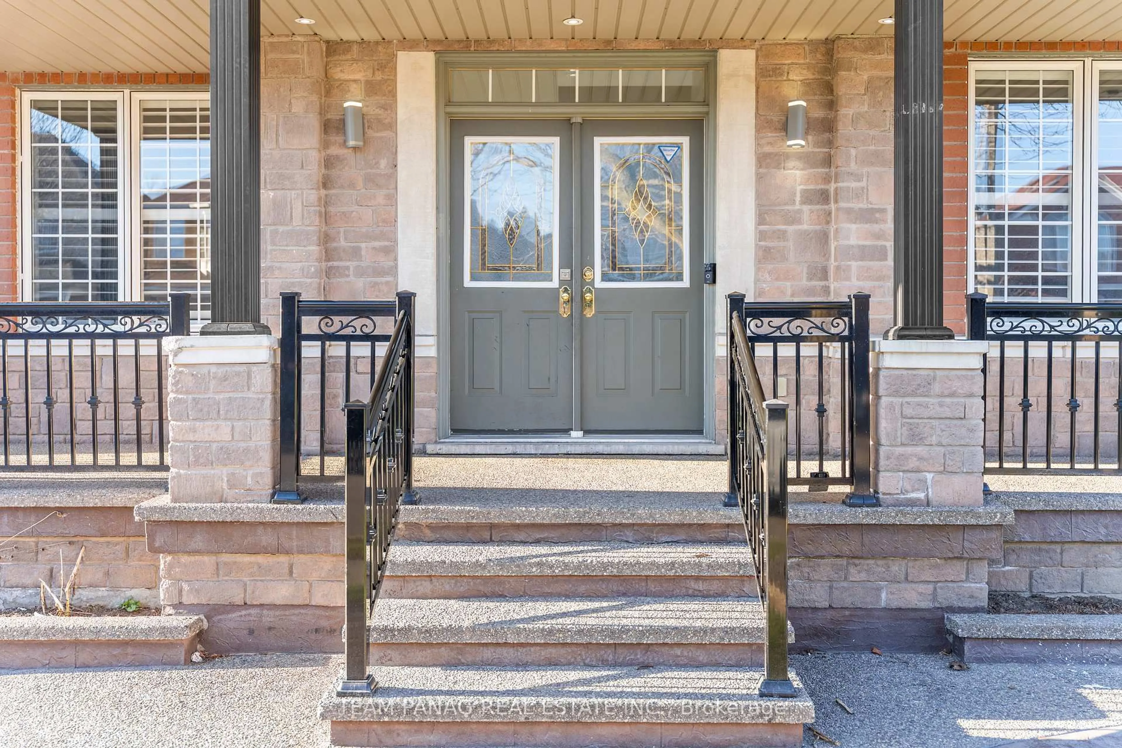 Indoor entryway for 20 Binnery Dr, Brampton Ontario L6P 1A3