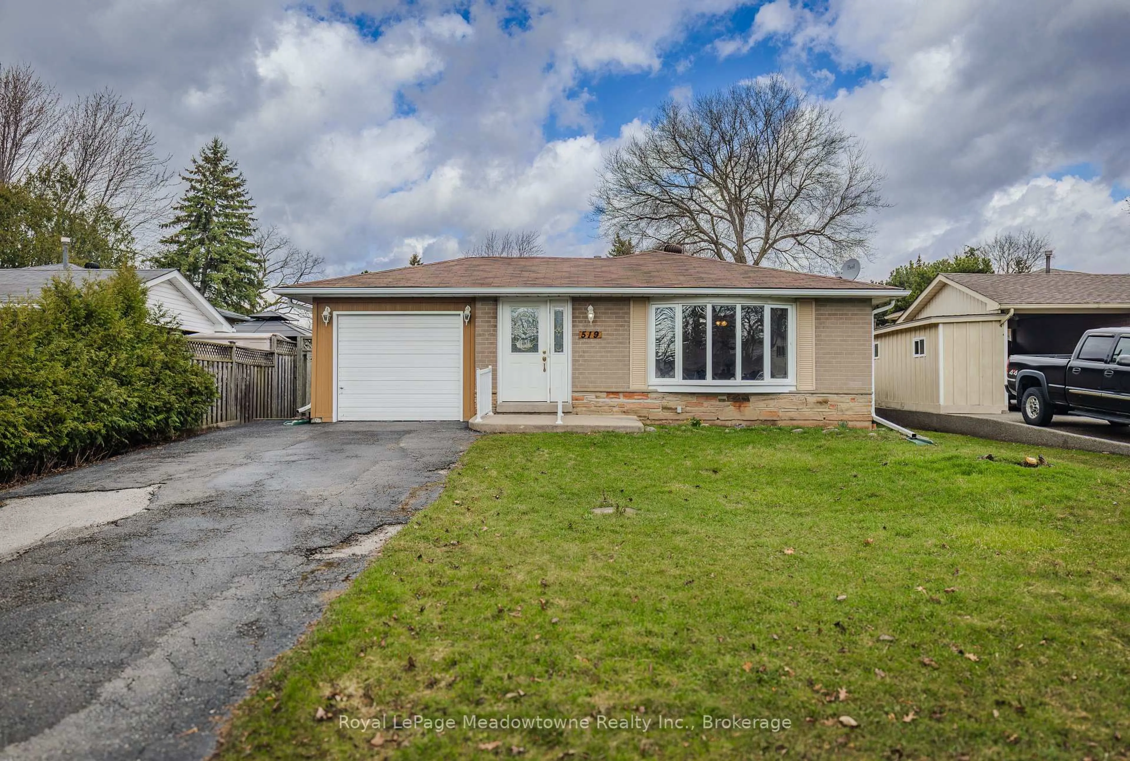 Unknown for 519 Nelson Crt, Milton Ontario L9T 3A7