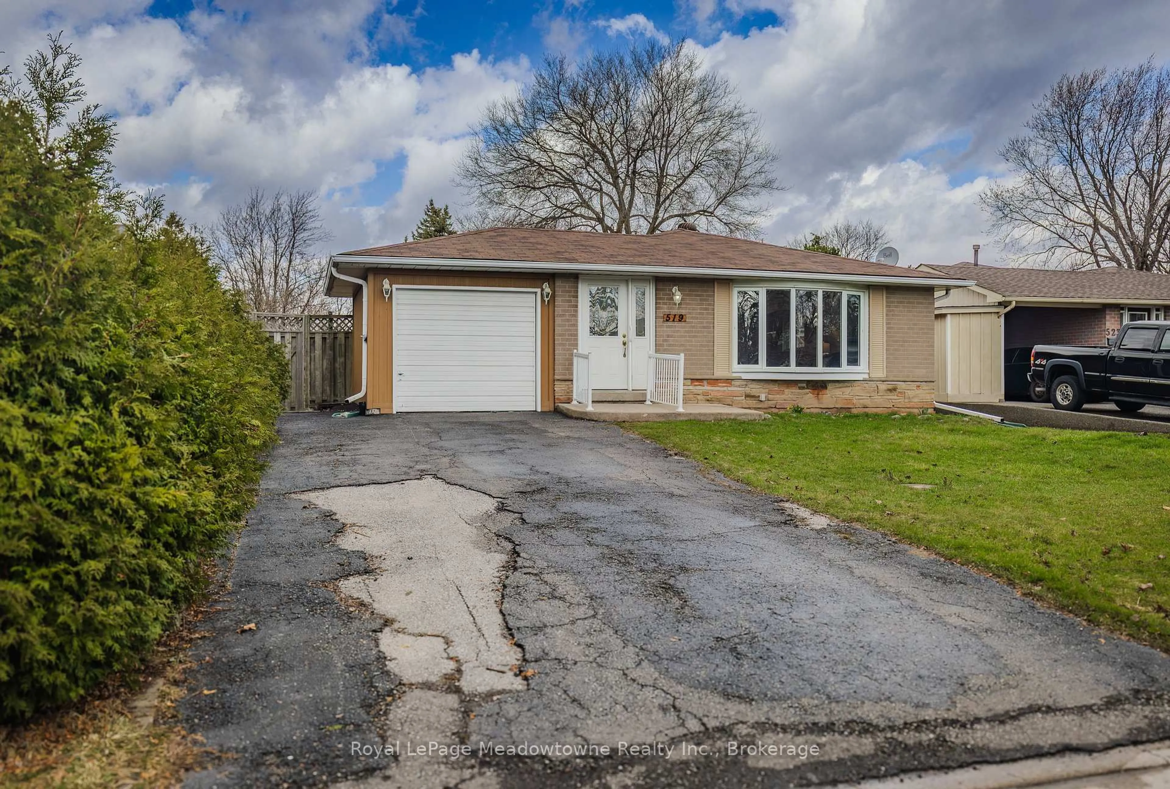 Unknown for 519 Nelson Crt, Milton Ontario L9T 3A7