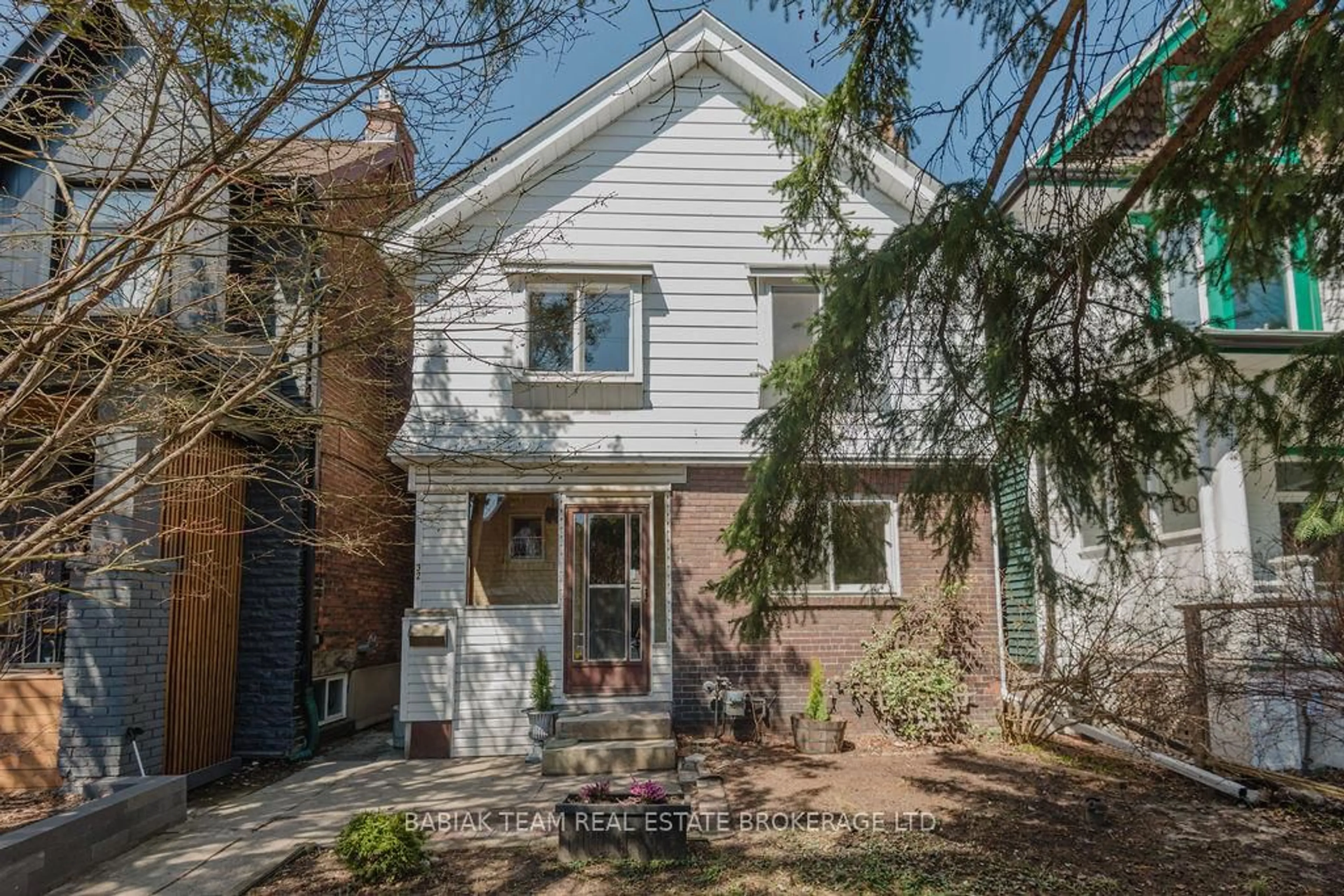 Home with brick exterior material, street for 32 Radford Ave, Toronto Ontario M6R 1Z6