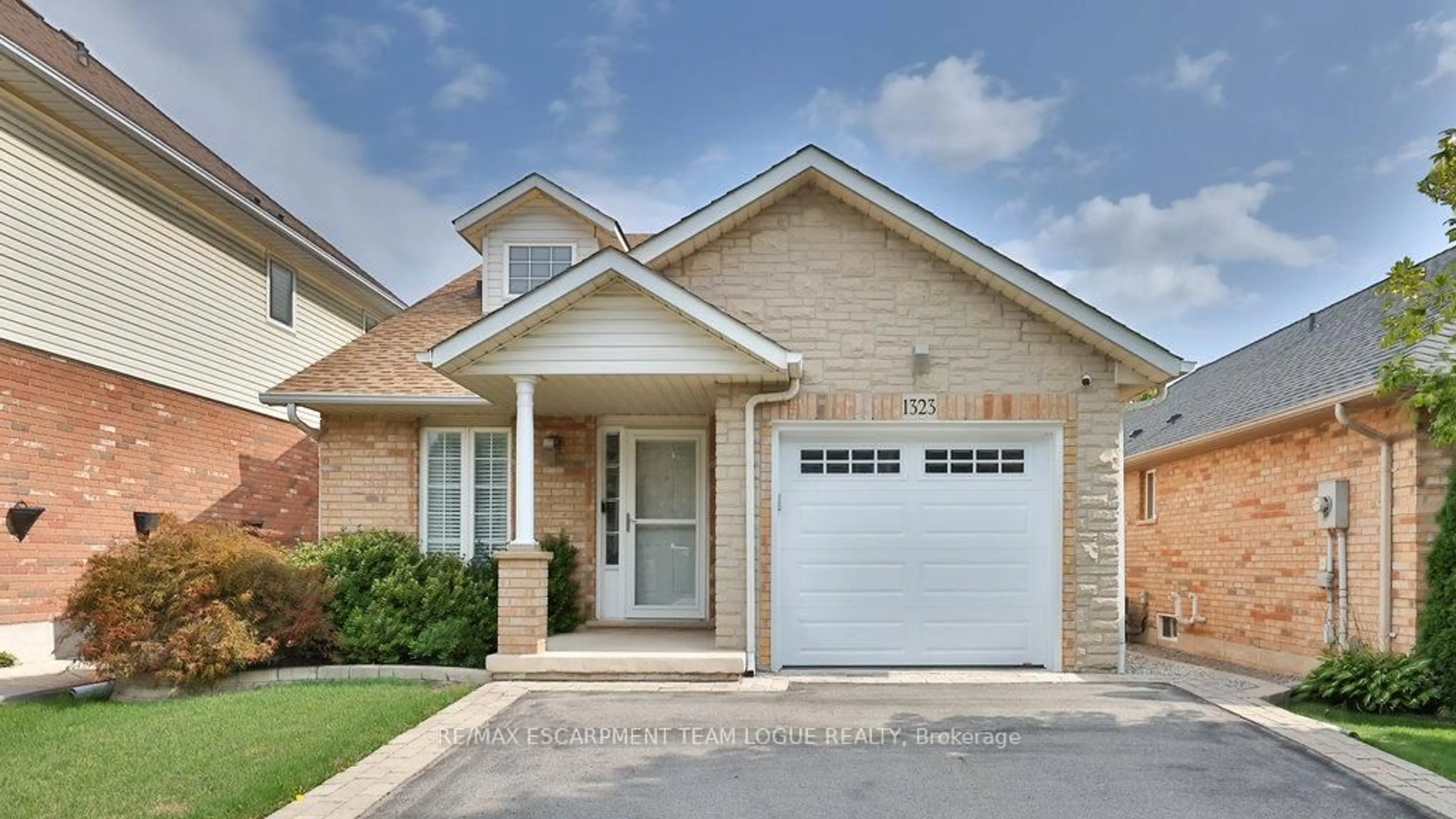 Home with brick exterior material, street for 1323 BLANSHARD Dr, Burlington Ontario L7M 4S3