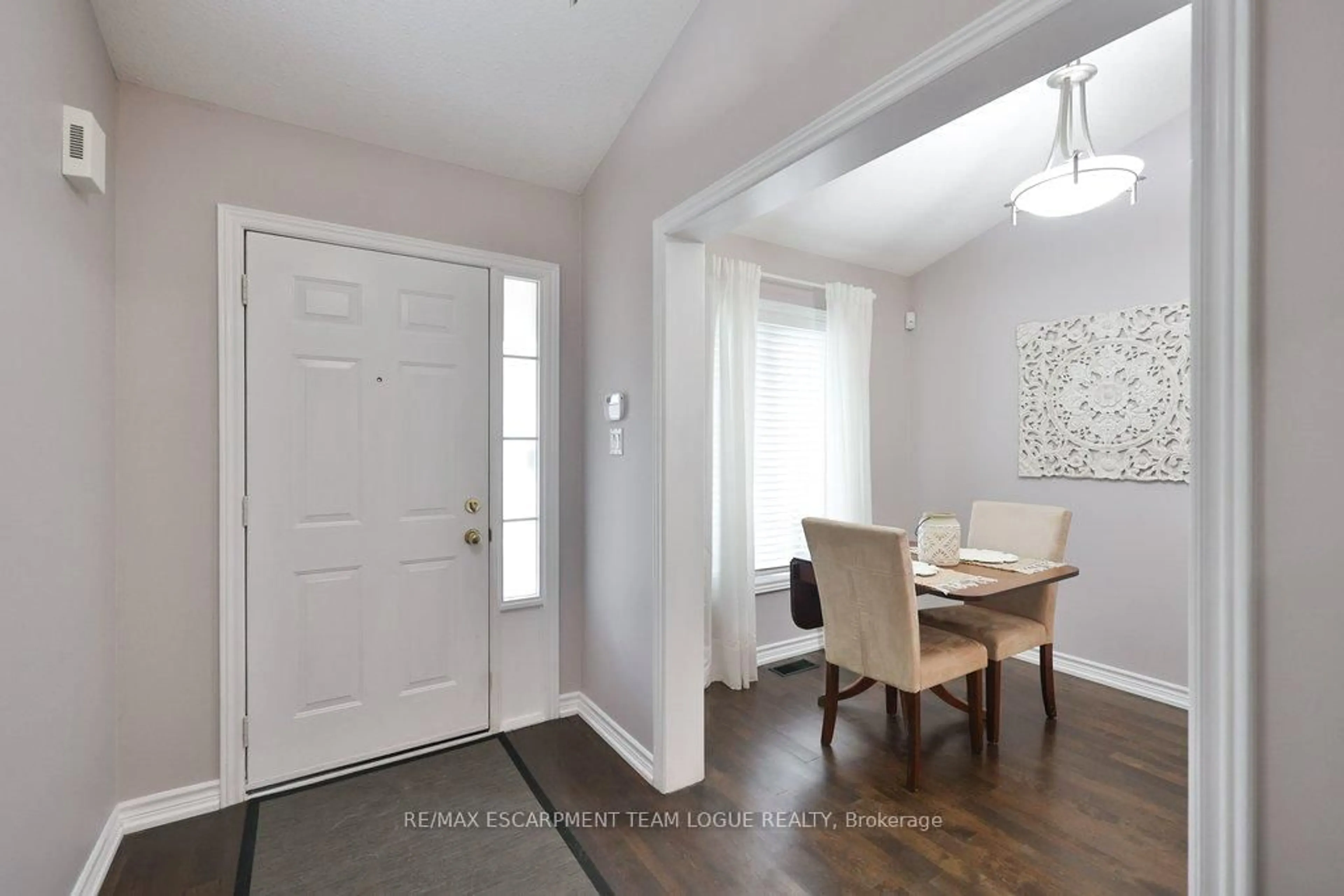 Unknown for 1323 BLANSHARD Dr, Burlington Ontario L7M 4S3