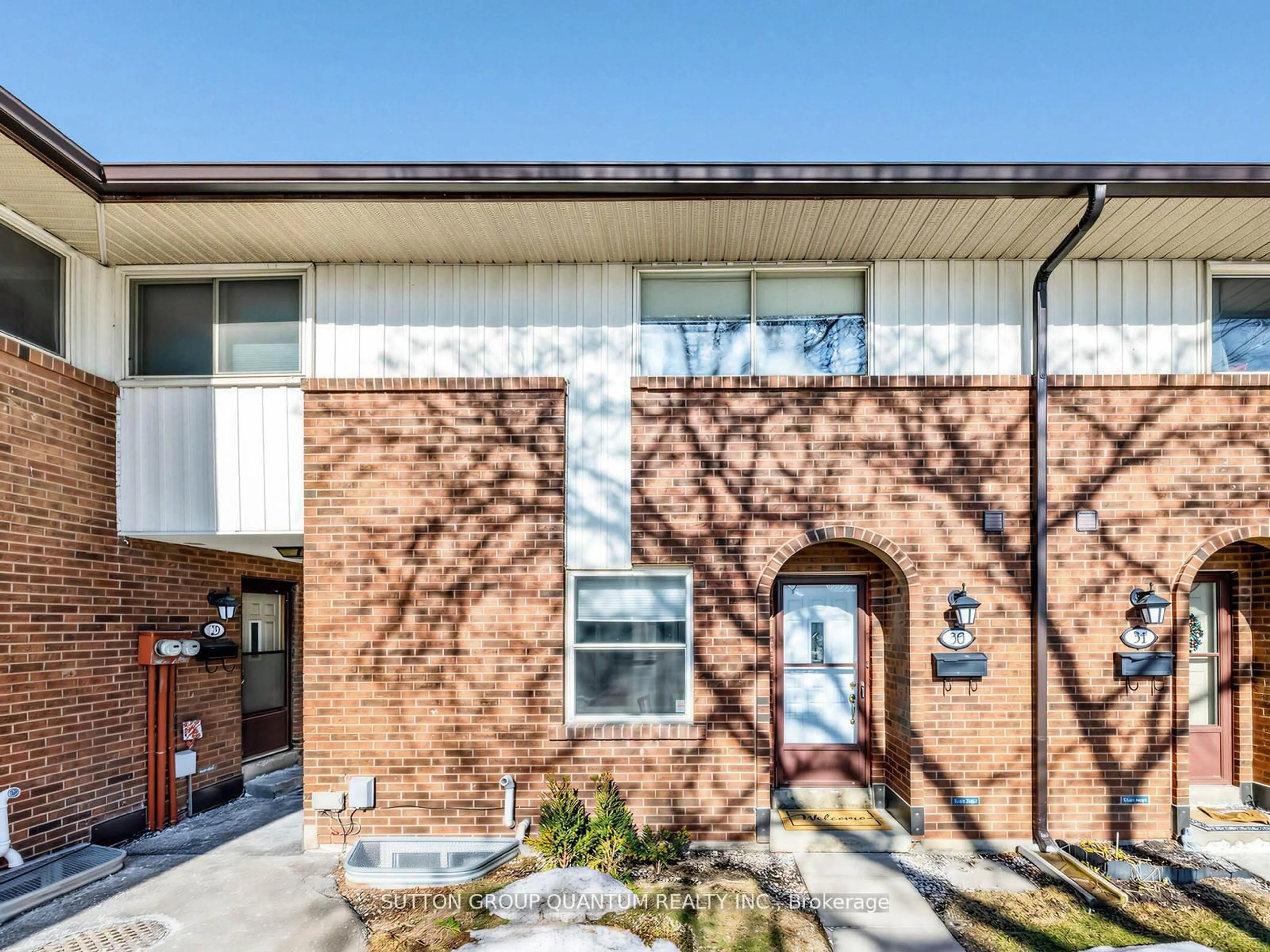 Home with brick exterior material, street for 3665 Flamewood Dr #30, Mississauga Ontario L4Y 3P5