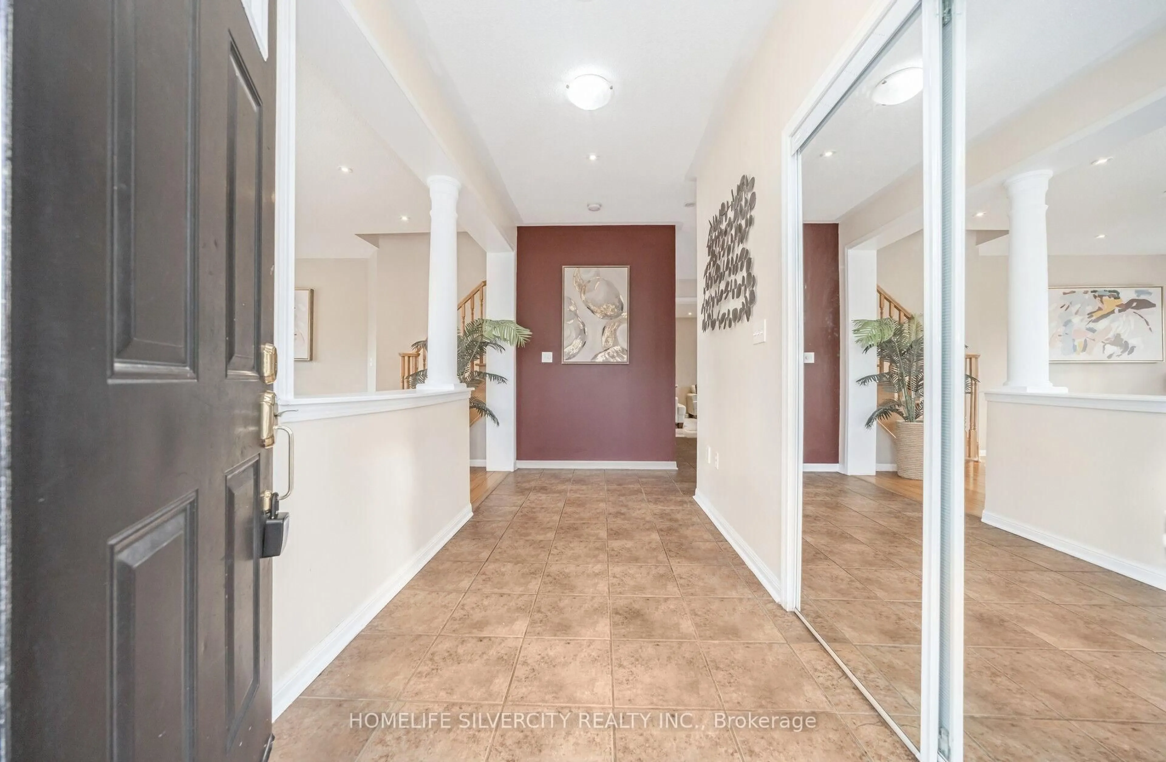 Indoor entryway for 14 Alboreto Way, Brampton Ontario L6X 0N5