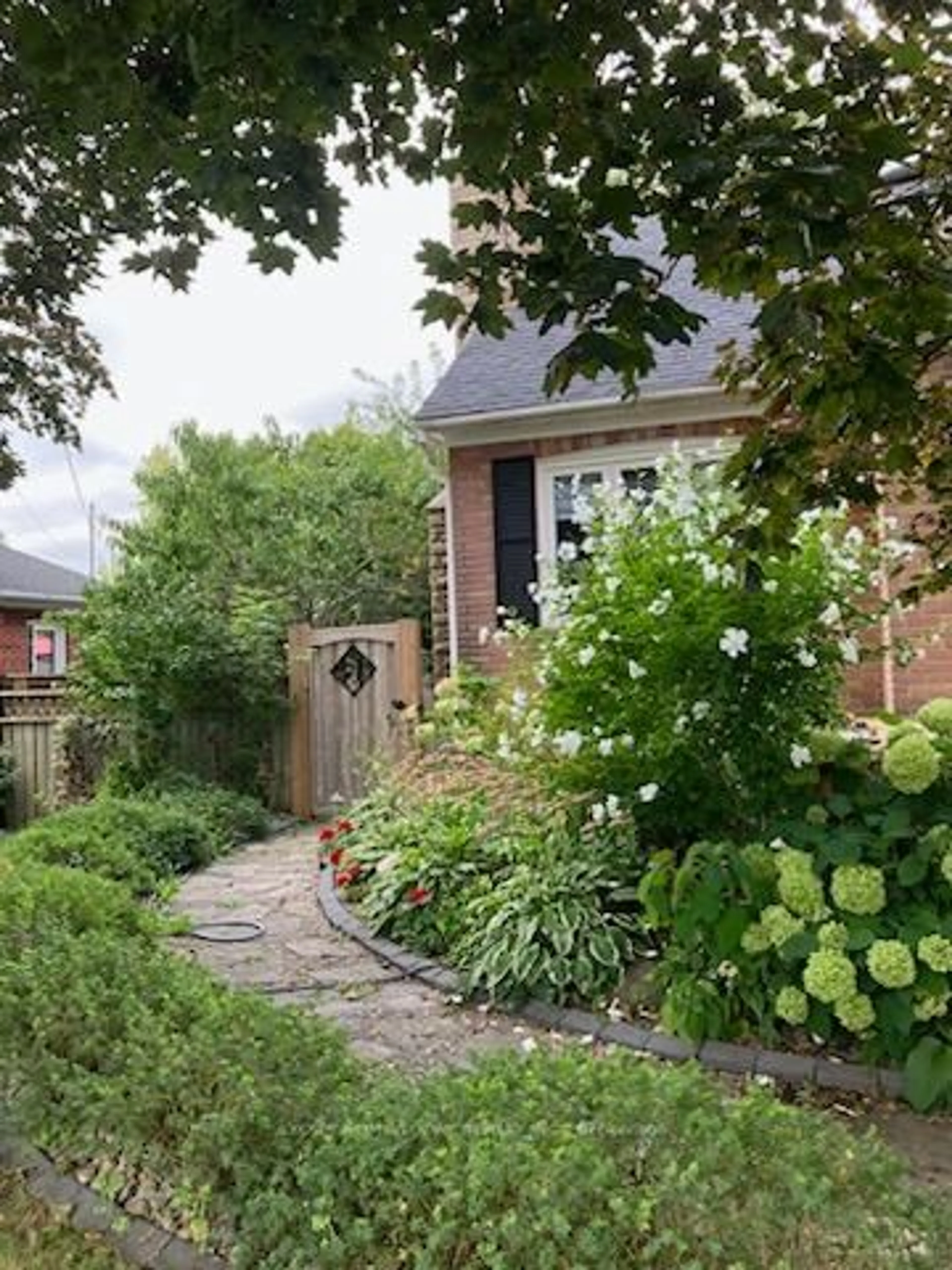 Home with brick exterior material, street for 20 Elgin St, Halton Hills Ontario L7G 3M3