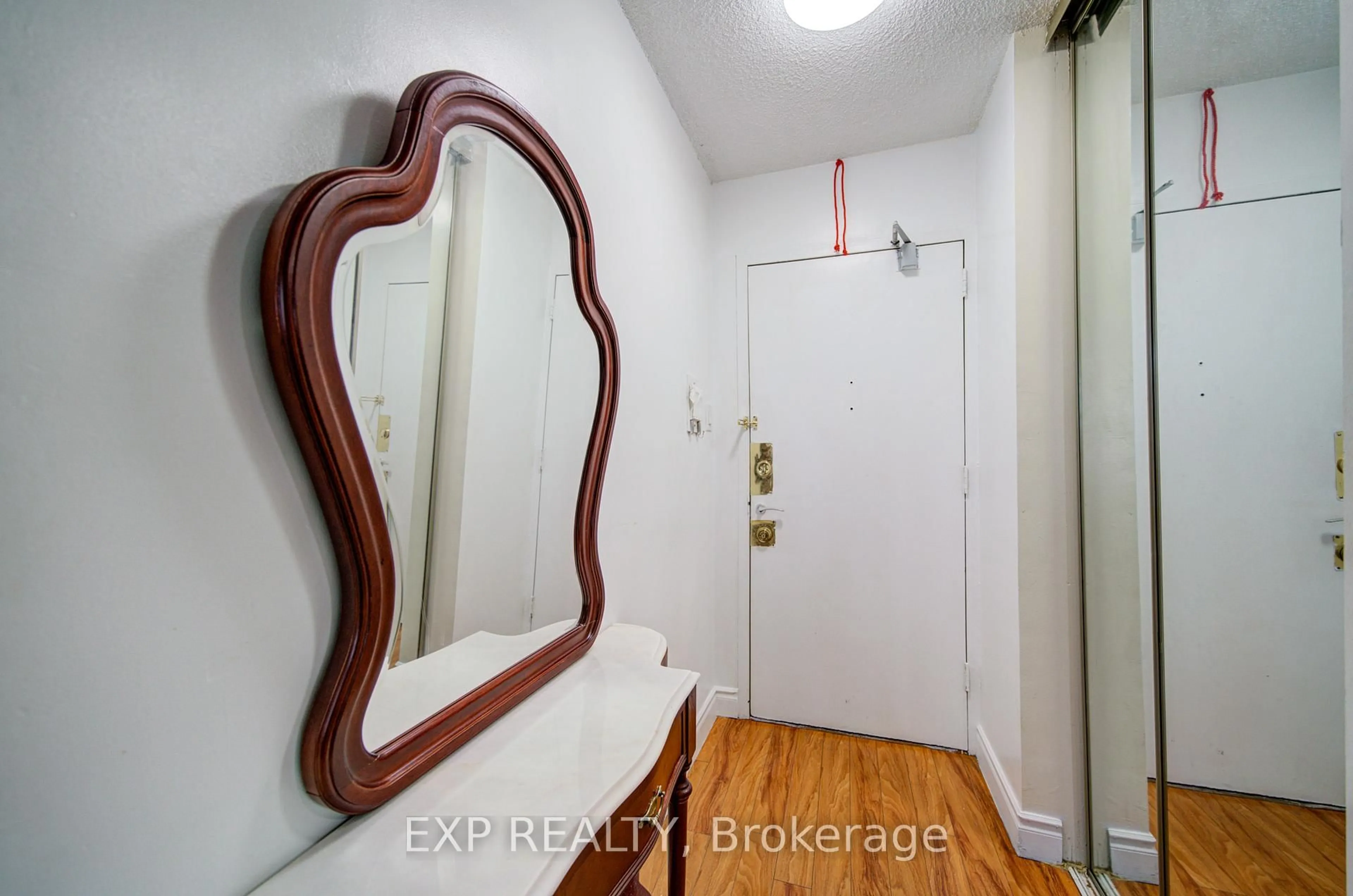 Indoor entryway for 50 Lotherton Ptwy #402, Toronto Ontario M6B 2G8