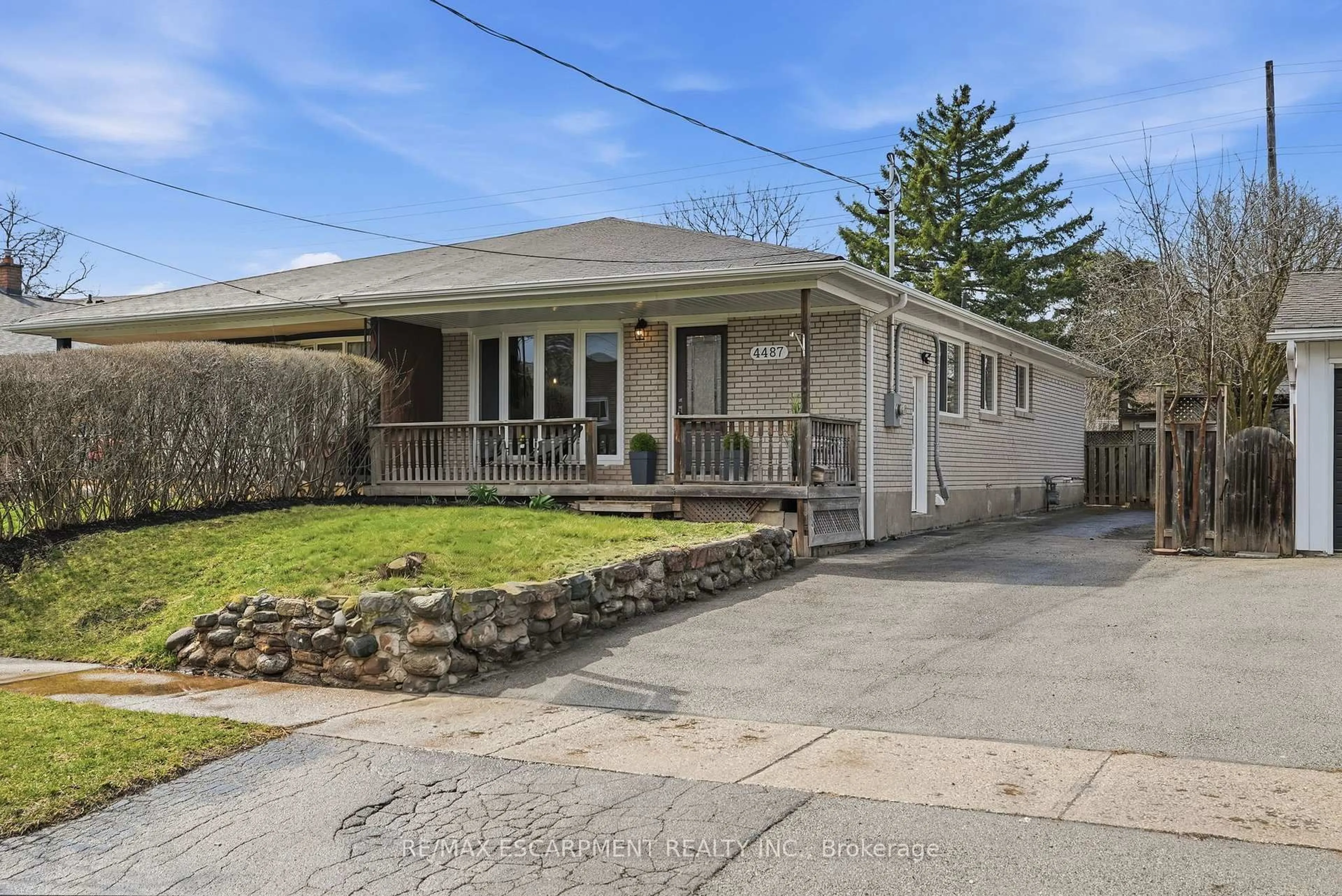 Unknown for 4487 Bennett Rd, Burlington Ontario L7L 1Y5