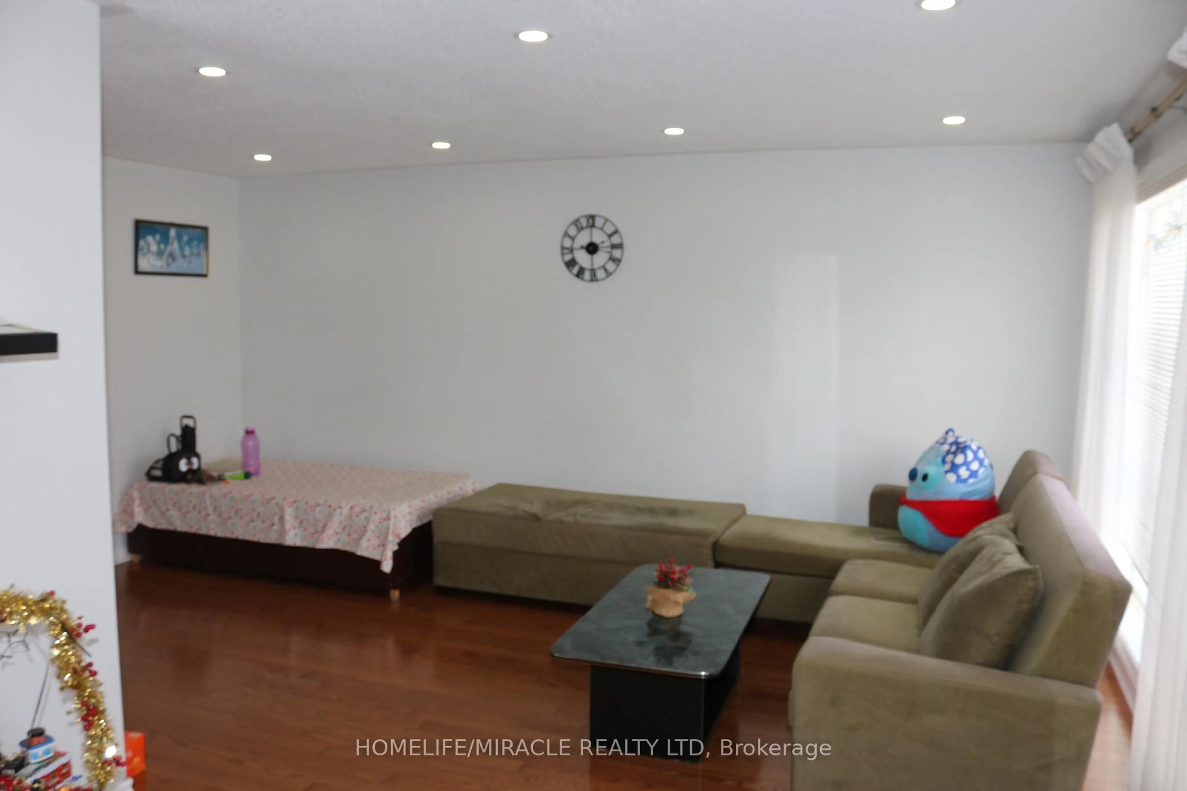 A pic of a room for 53 Ascot Ave, Brampton Ontario L6T 2P3