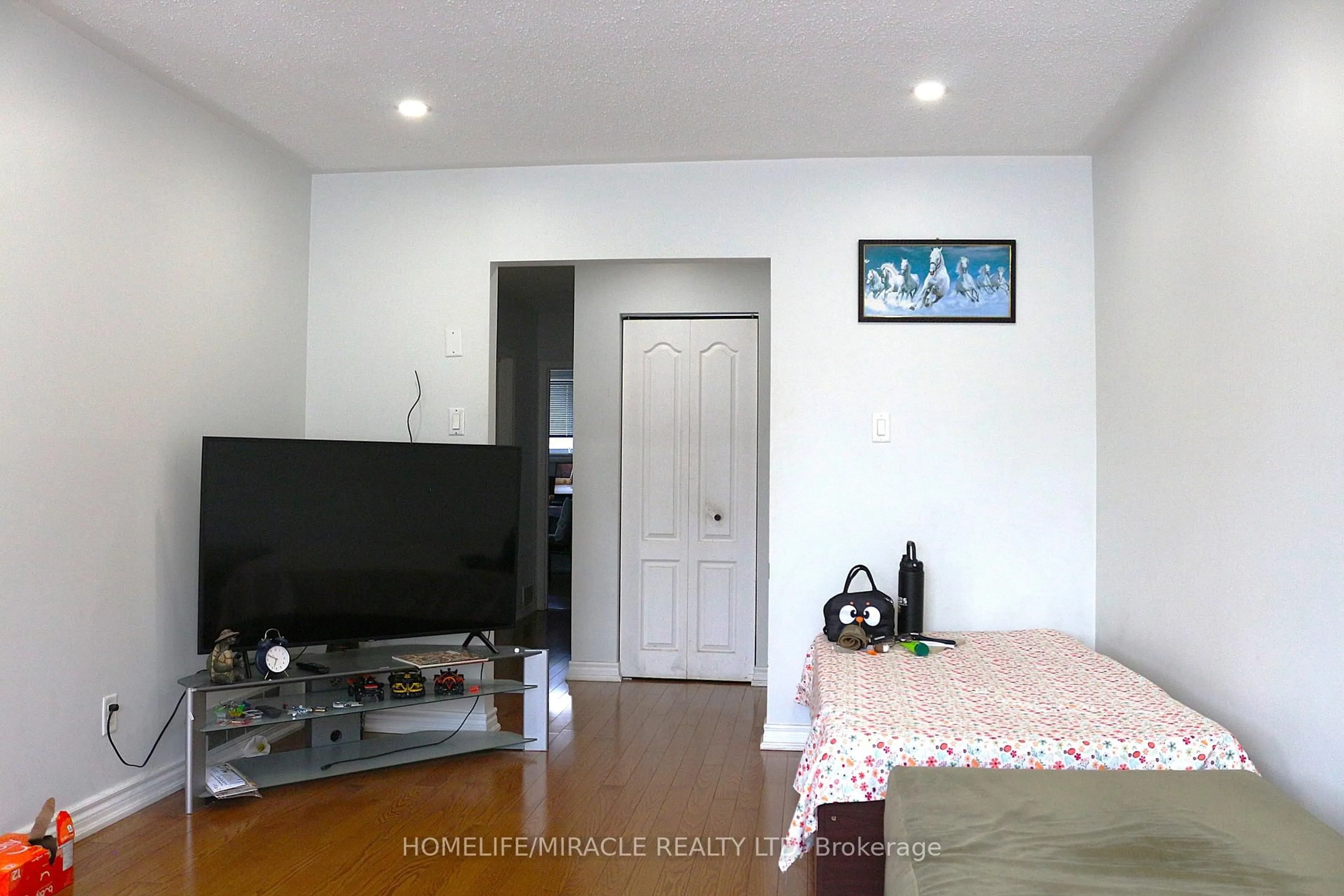 A pic of a room for 53 Ascot Ave, Brampton Ontario L6T 2P3