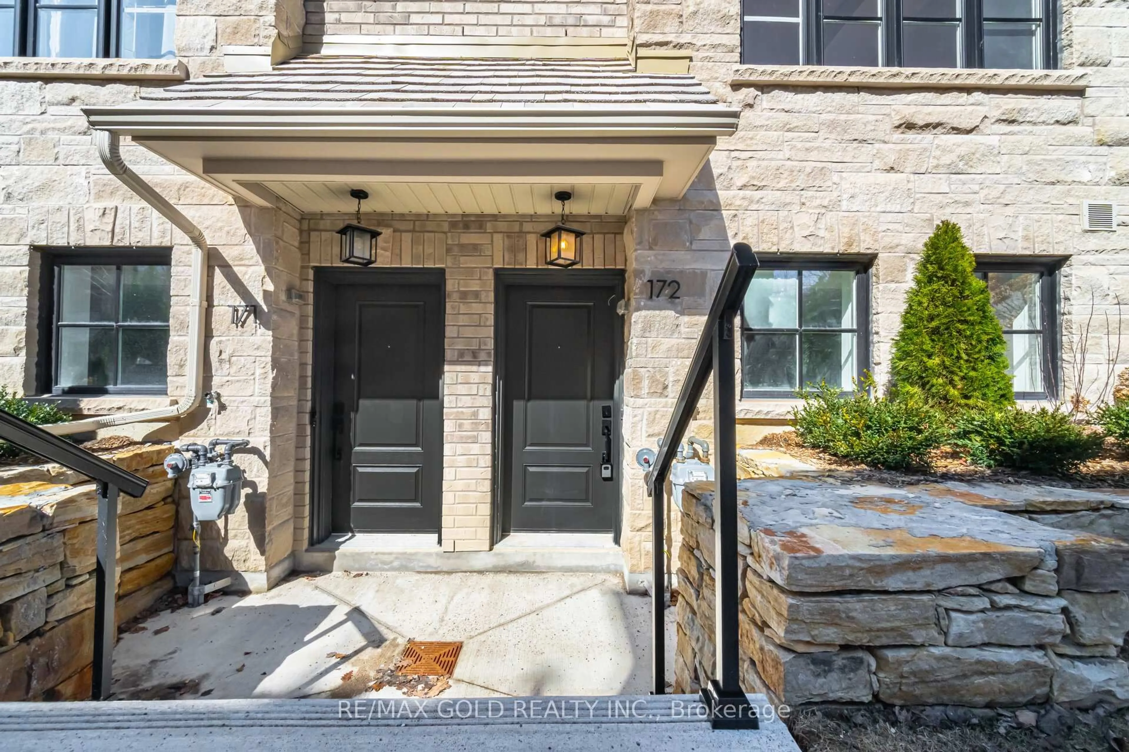 Indoor entryway for 56 Lunar Cres #172, Mississauga Ontario L5M 2R4