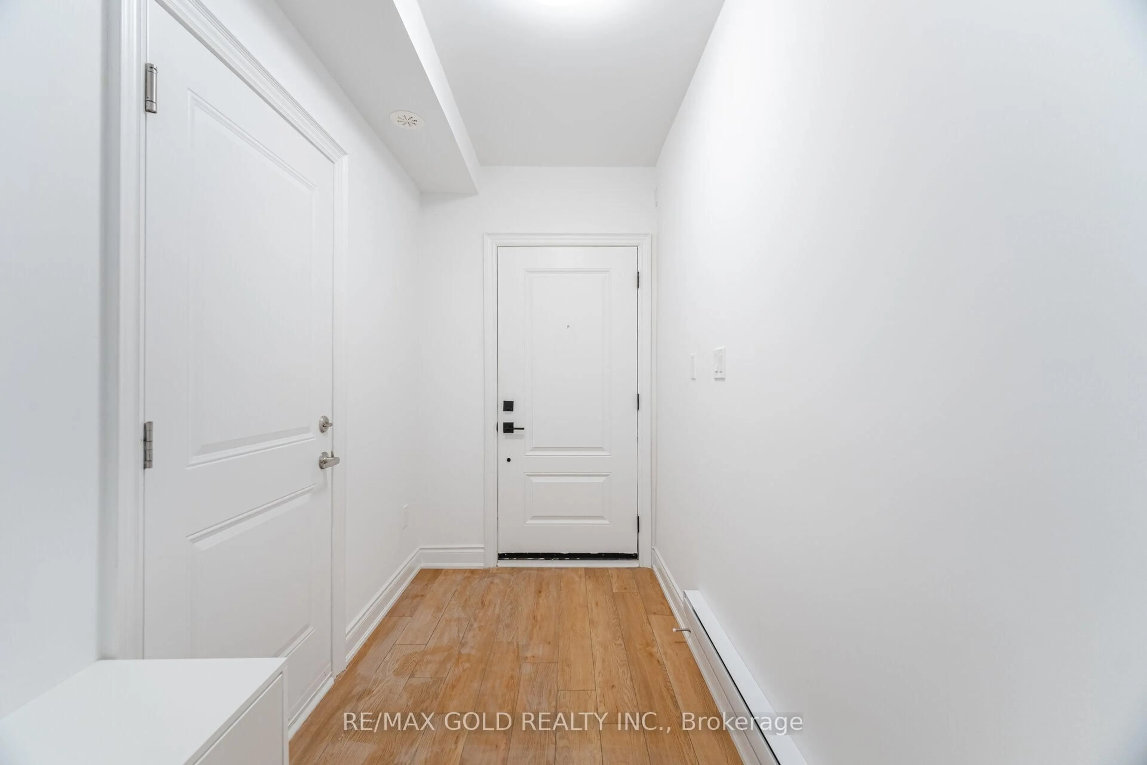 Indoor entryway for 56 Lunar Cres #172, Mississauga Ontario L5M 2R4