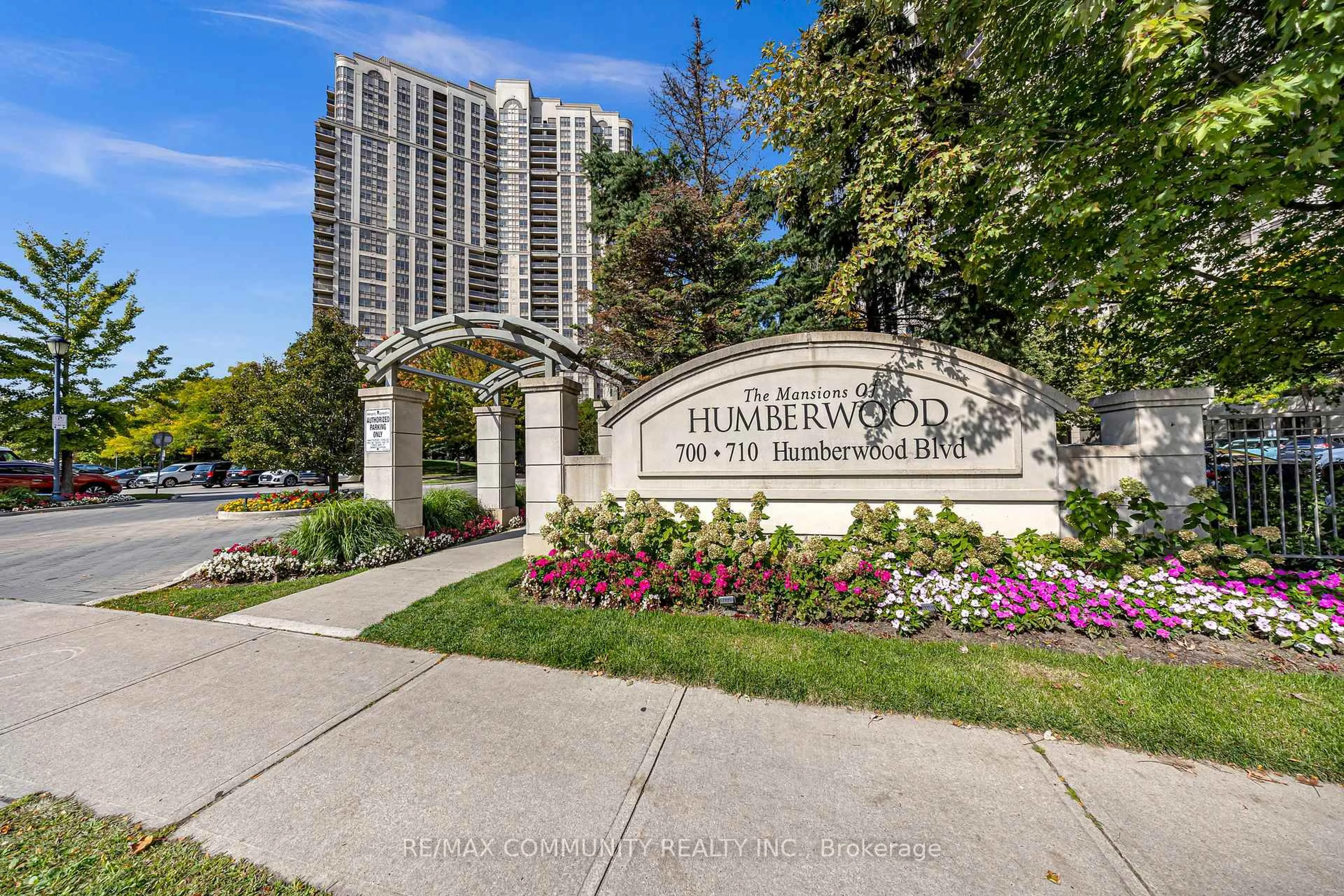 Indoor foyer for 710 Humberwood Blvd #2808, Toronto Ontario M9W 7J5