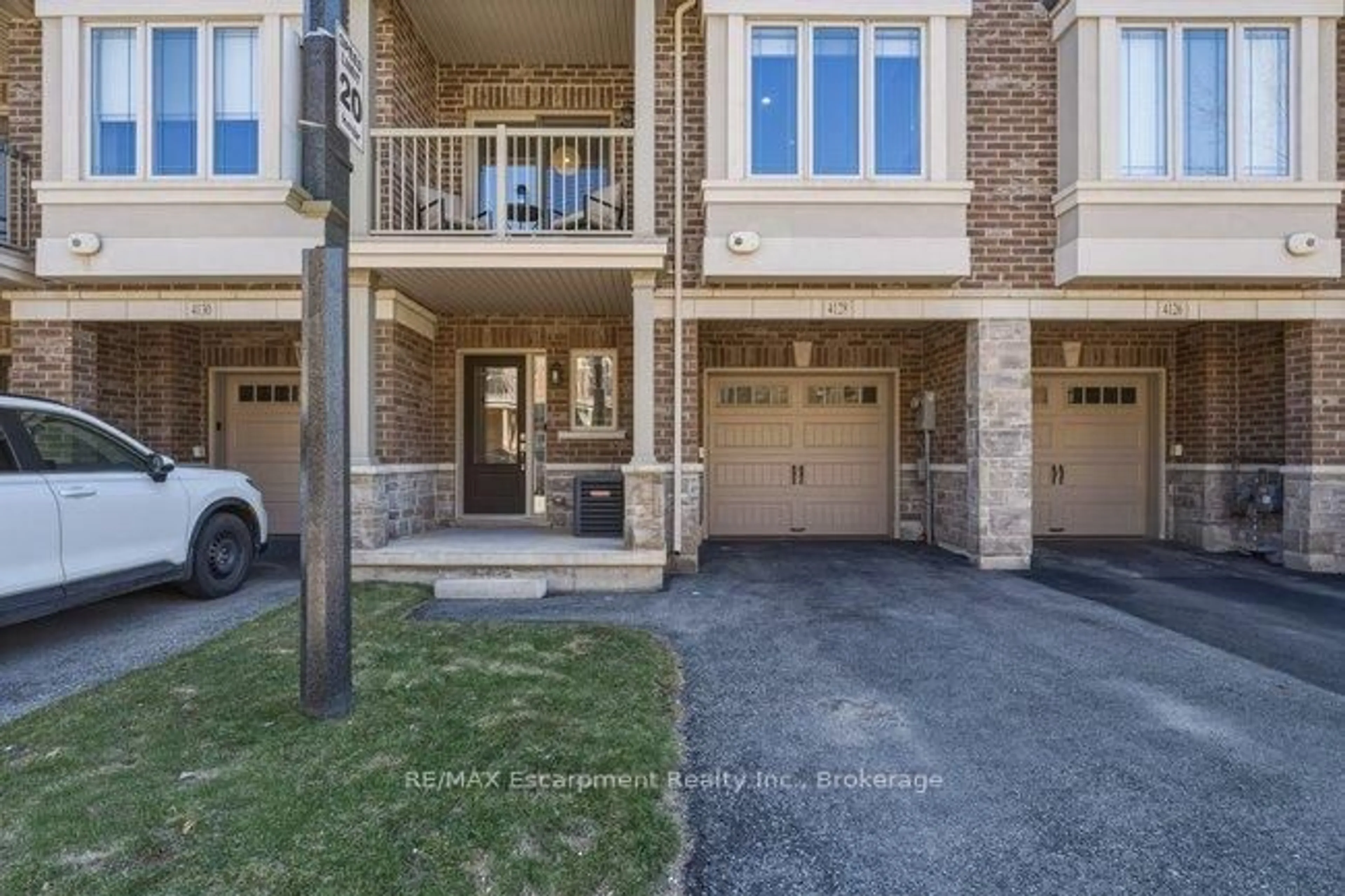 Unknown for 4128 Palermo Common, Burlington Ontario L7L 0G7