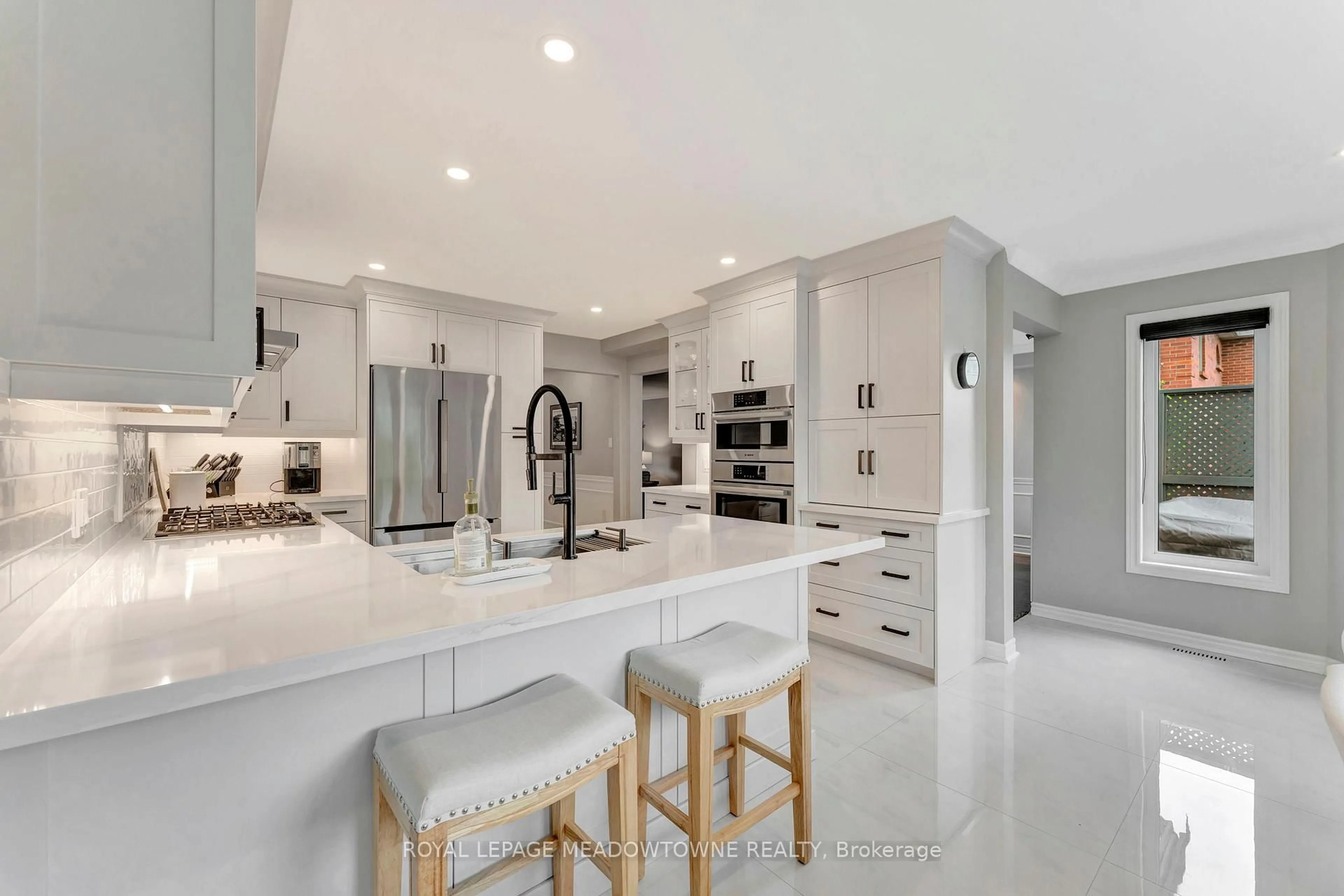 Contemporary kitchen, ceramic/tile floor for 2008 Peak Pl, Oakville Ontario L6H 5T2