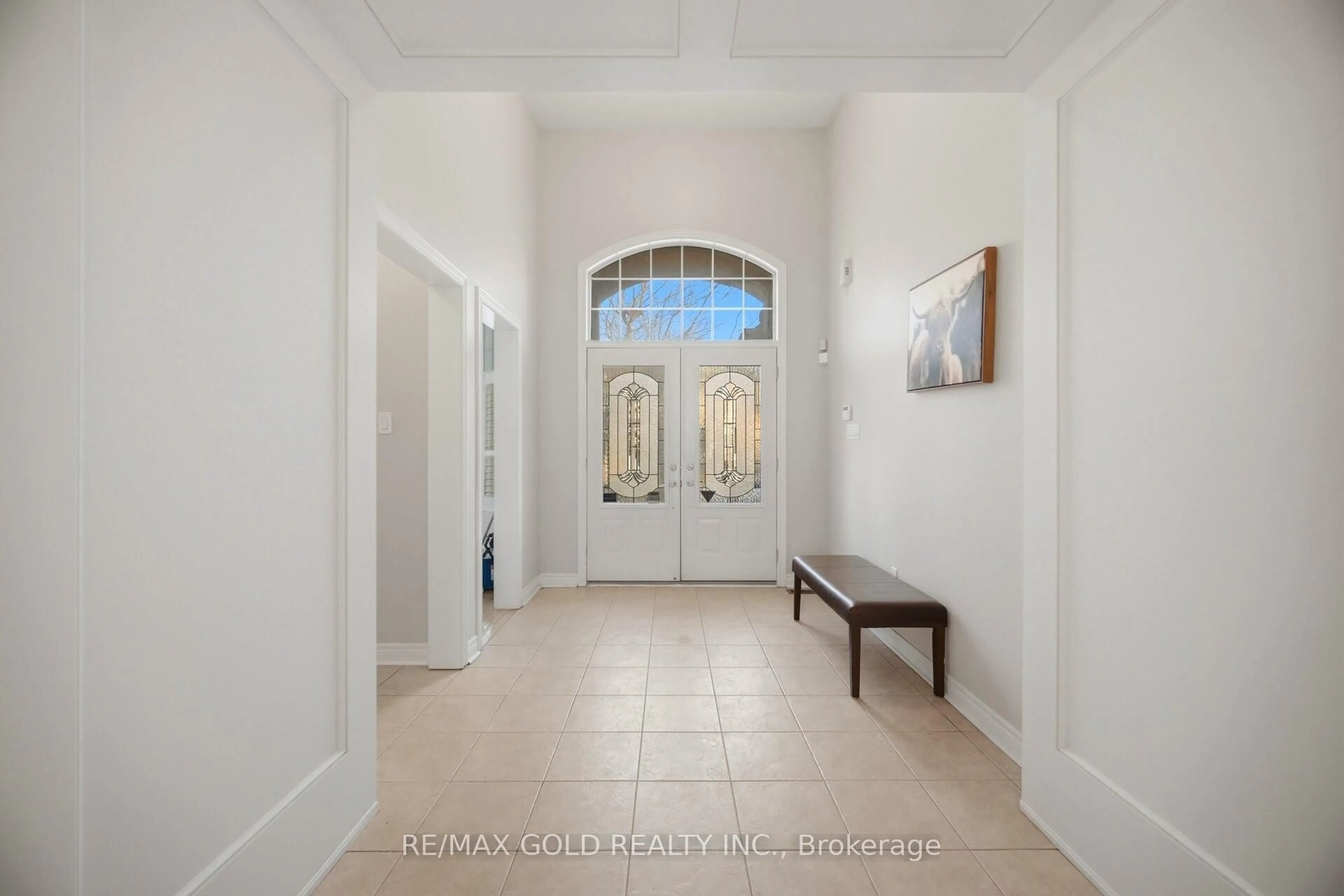 Indoor entryway for 48 Valleyside Tr, Brampton Ontario L6P 2G4