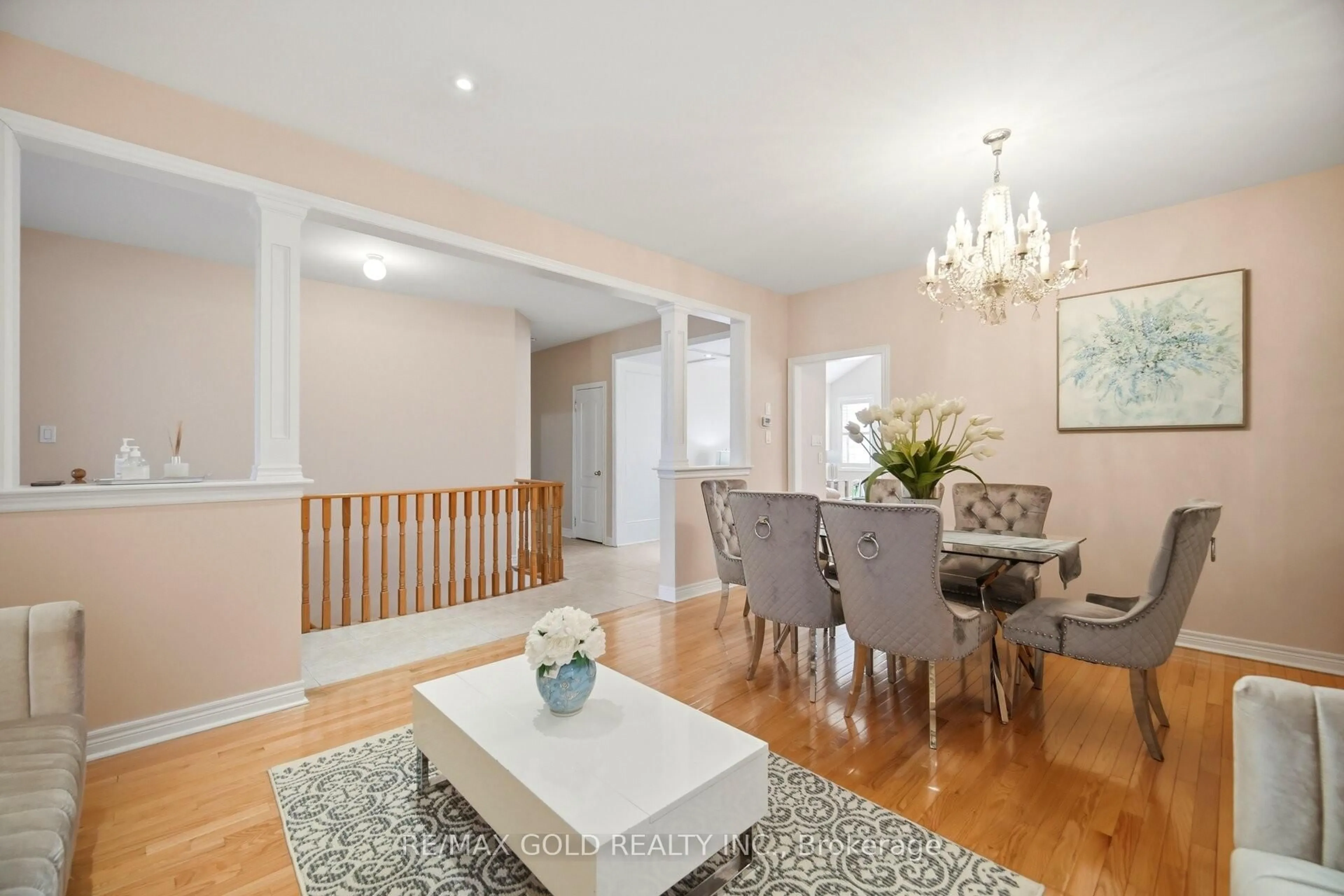 Dining room, wood/laminate floor for 48 Valleyside Tr, Brampton Ontario L6P 2G4