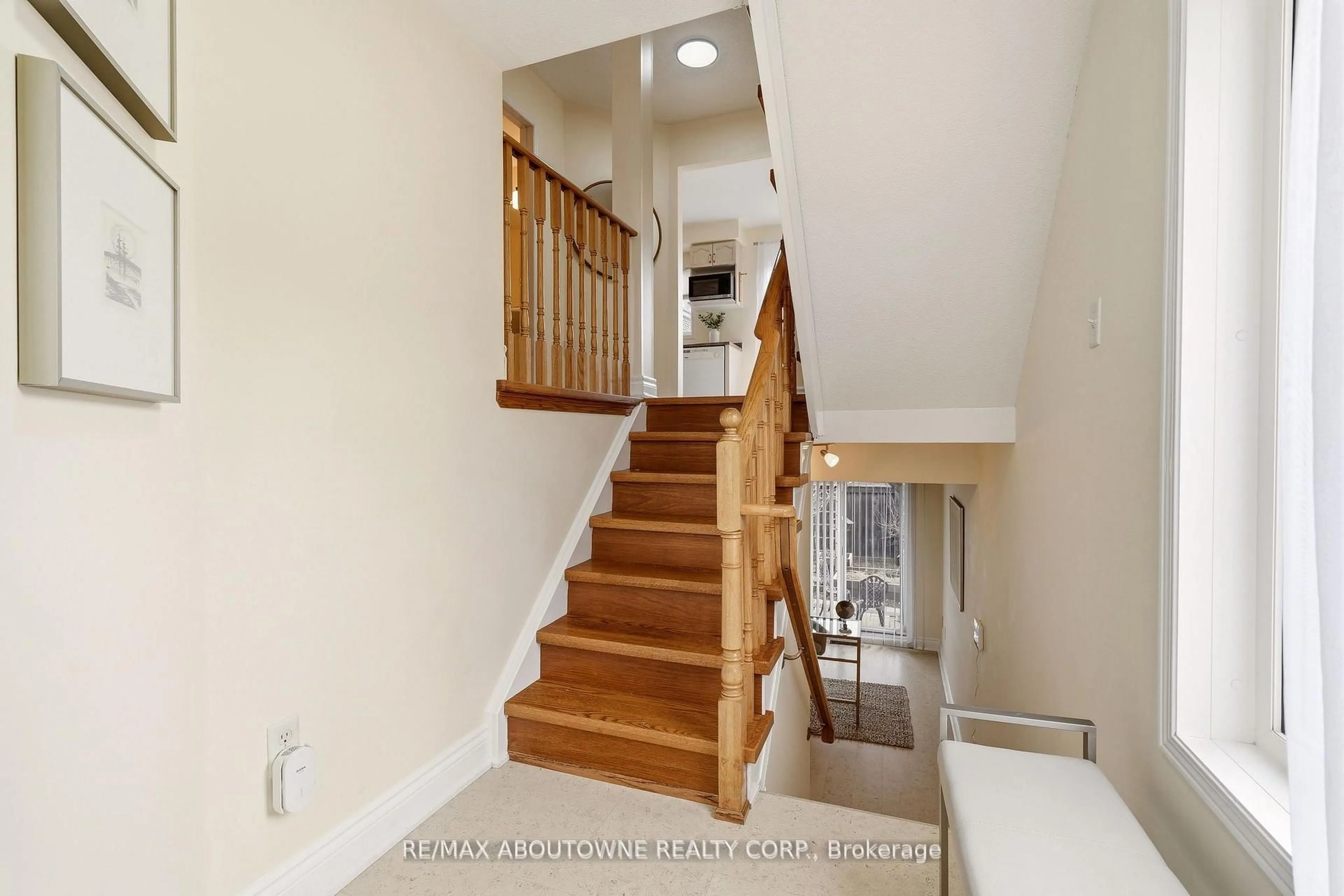 Unknown for 408 Fairgate Way, Oakville Ontario L6H 6Y1
