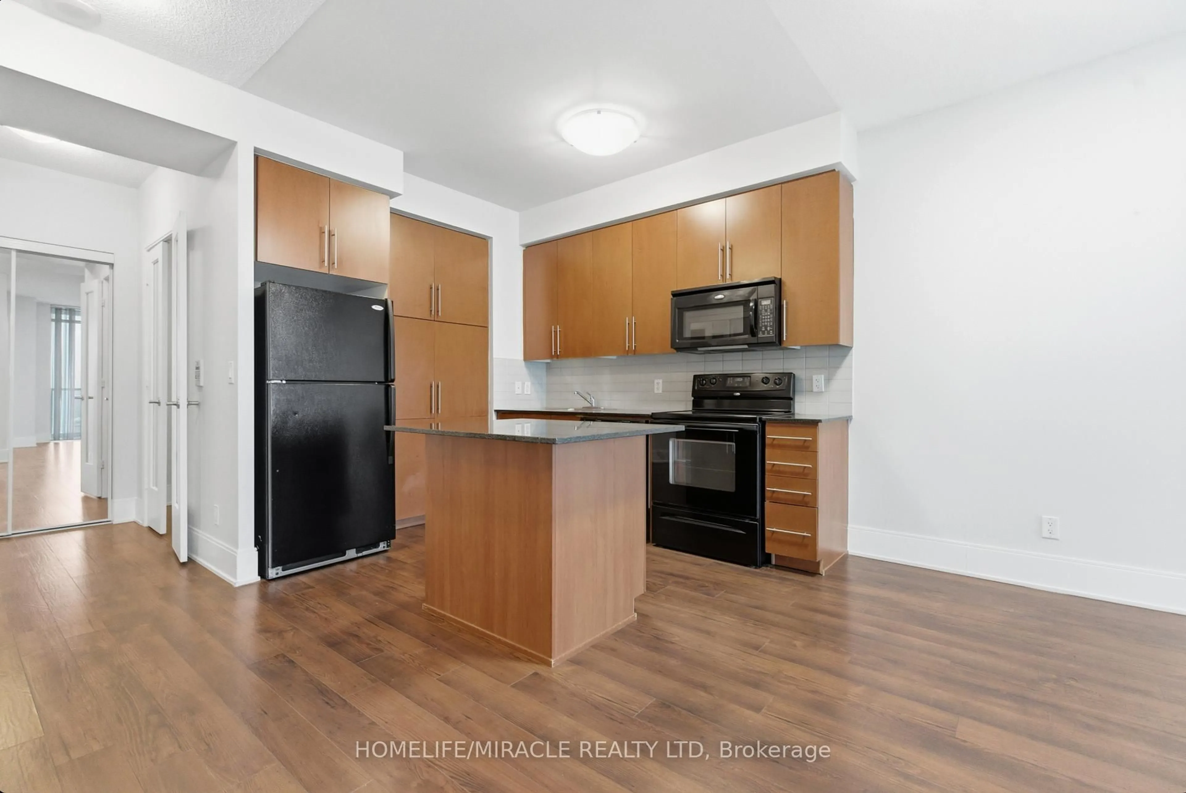 Standard kitchen, unknown for 330 Burnhamthorpe Rd #2901, Mississauga Ontario L5B 0E1