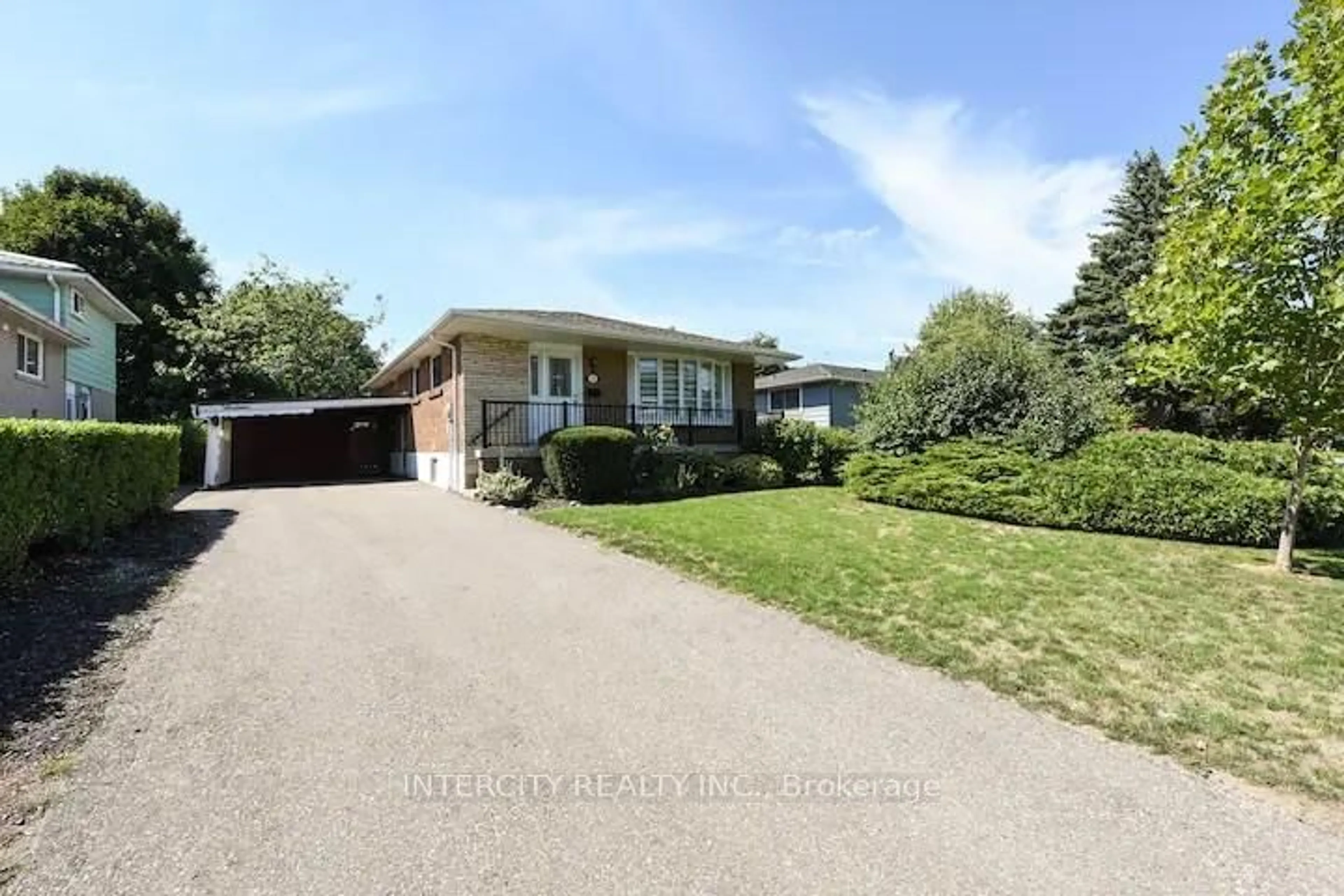 A pic from outside/outdoor area/front of a property/back of a property/a pic from drone, street for 13 Armbro Ave, Brampton Ontario L6Y 1X1