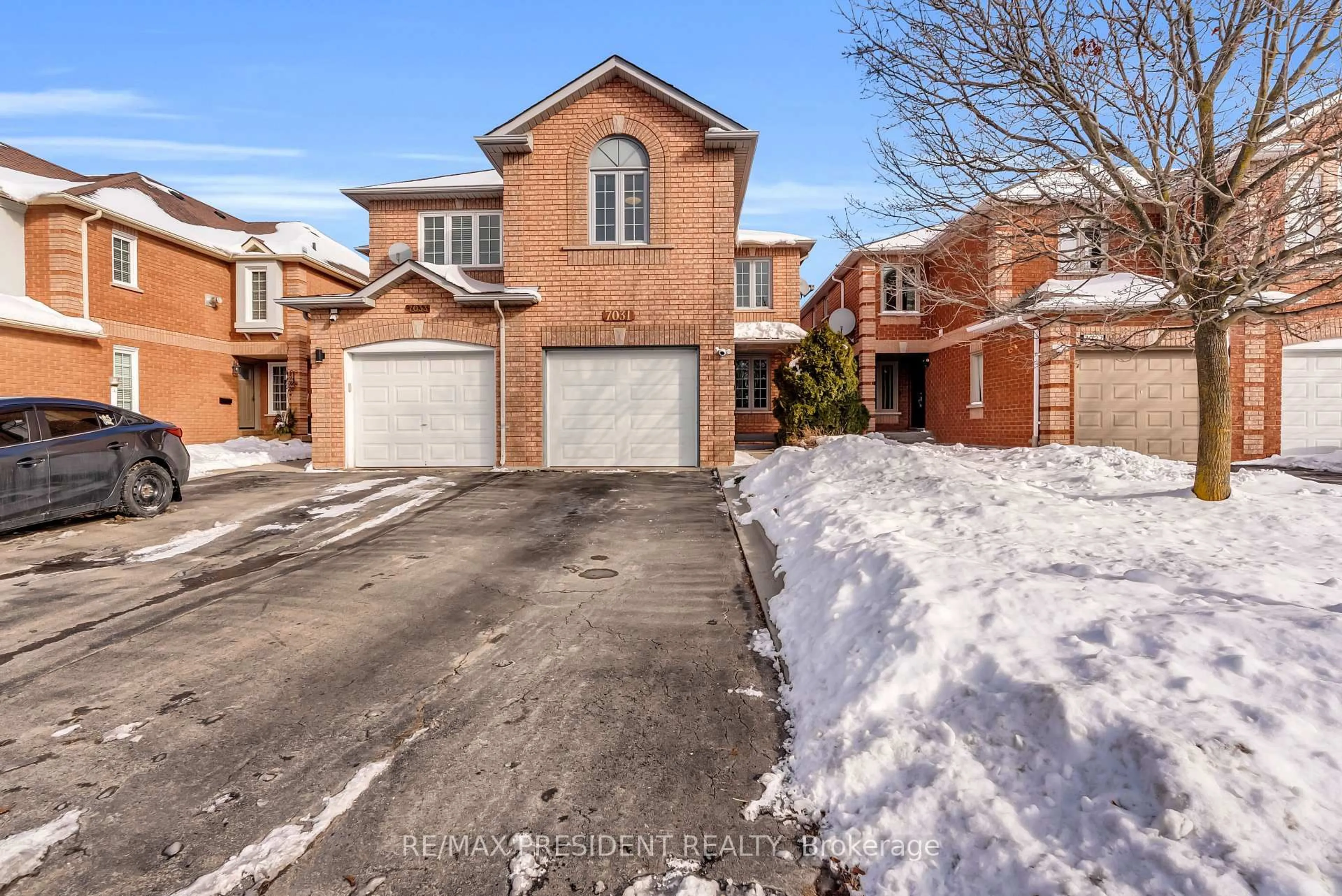 Home with brick exterior material, street for 7031 Graydon Crt, Mississauga Ontario L5N 7H4