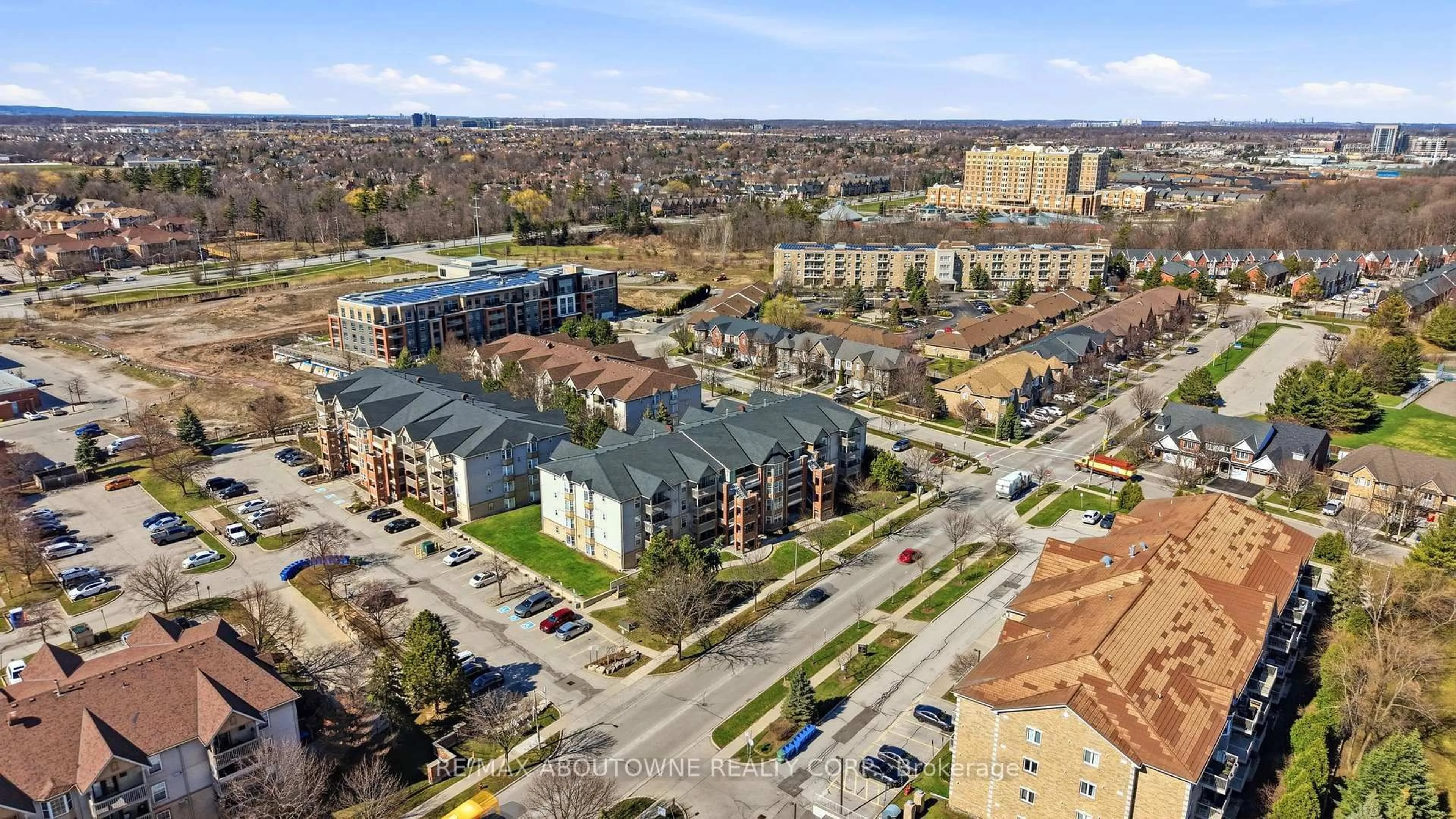 A pic from outside/outdoor area/front of a property/back of a property/a pic from drone, city buildings view from balcony for 4015 Kilmer Dr #111, Burlington Ontario L7M 4M4