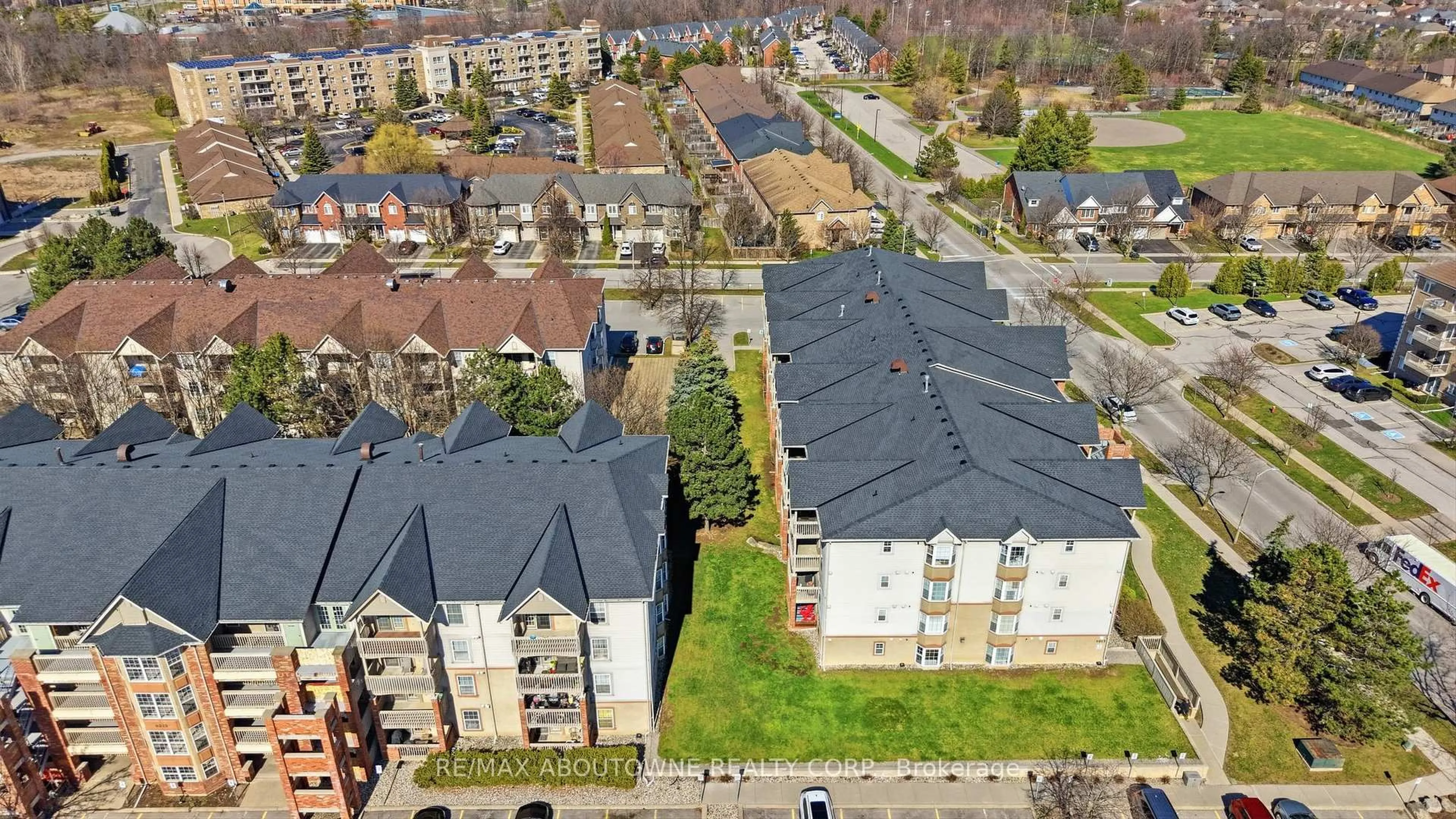 A pic from outside/outdoor area/front of a property/back of a property/a pic from drone, city buildings view from balcony for 4015 Kilmer Dr #111, Burlington Ontario L7M 4M4