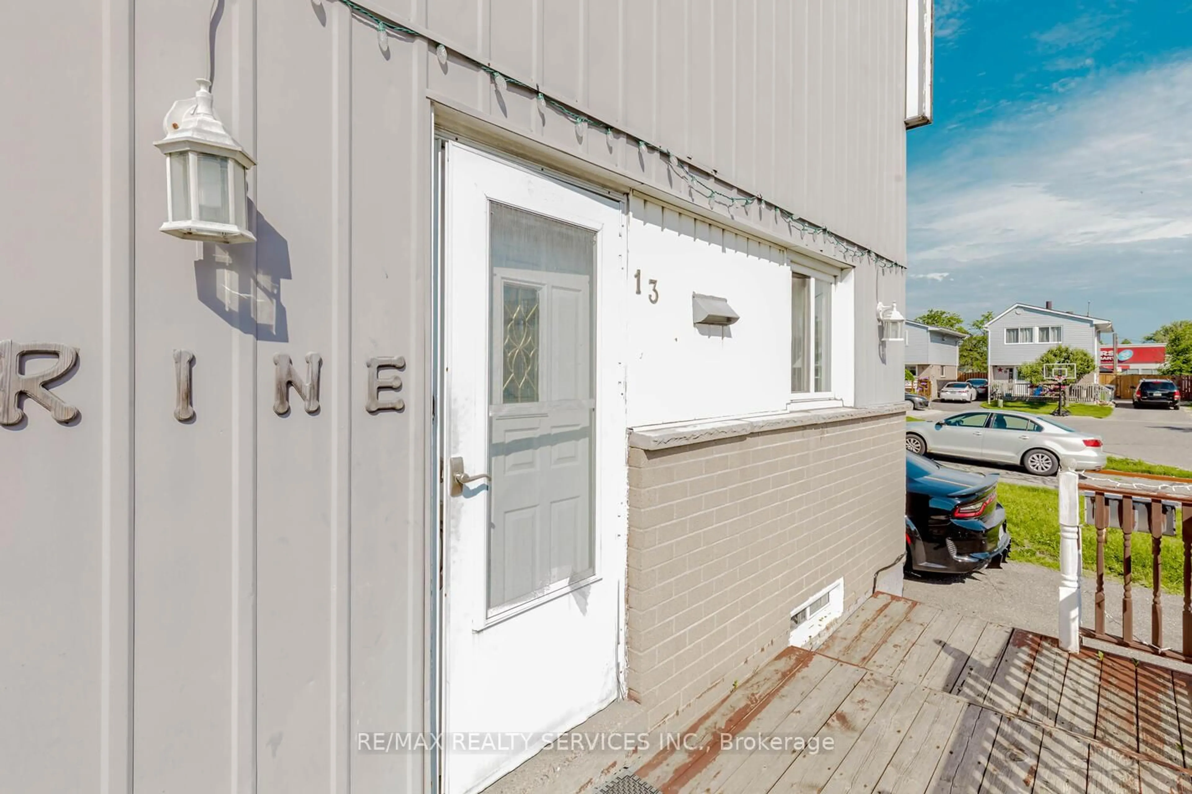 Unknown for 13 Greenbush Crt, Brampton Ontario L6S 2K2