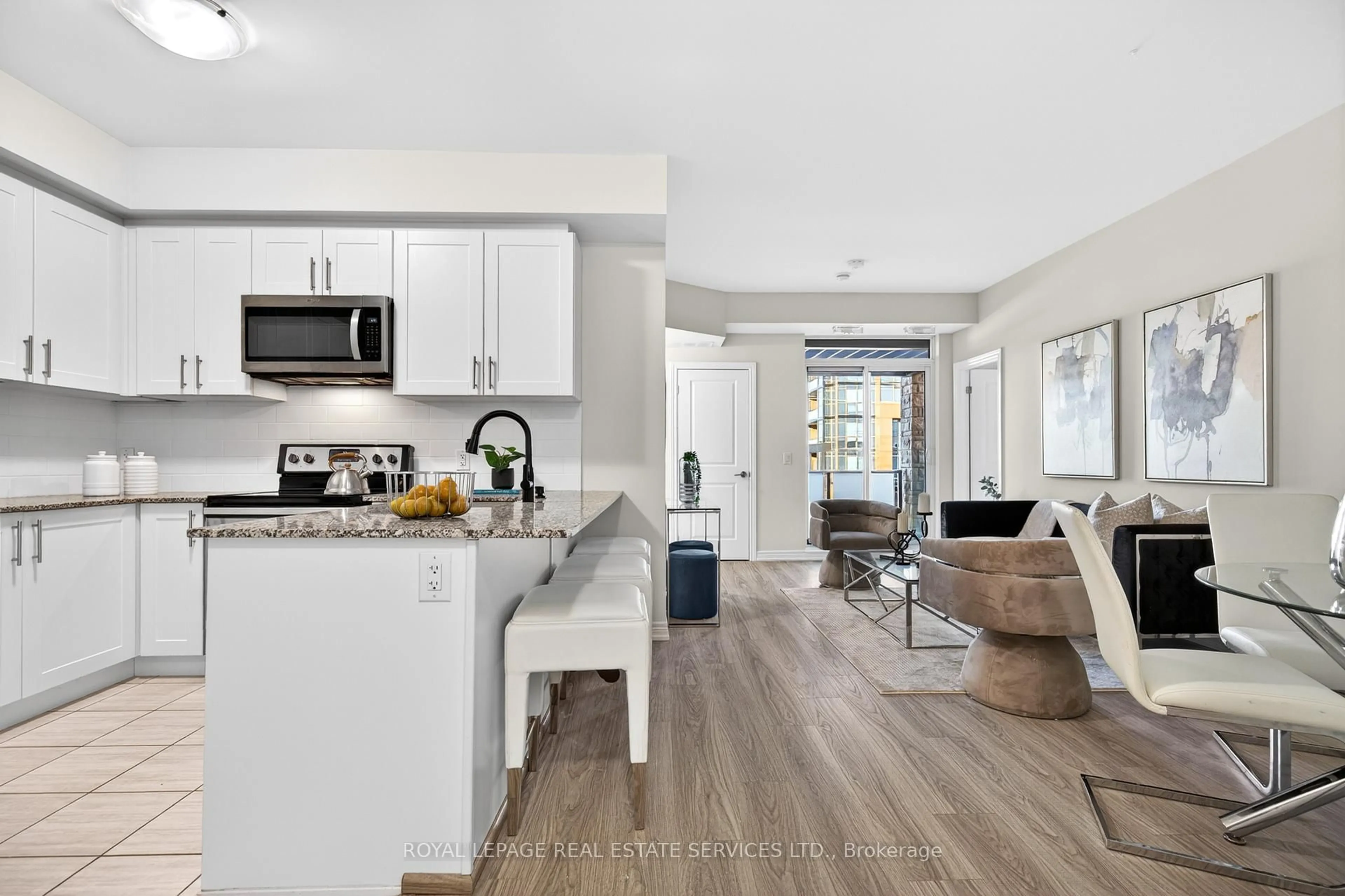 Open concept kitchen, unknown for 2370 Khalsa Gate #304, Oakville Ontario L6M 1P5